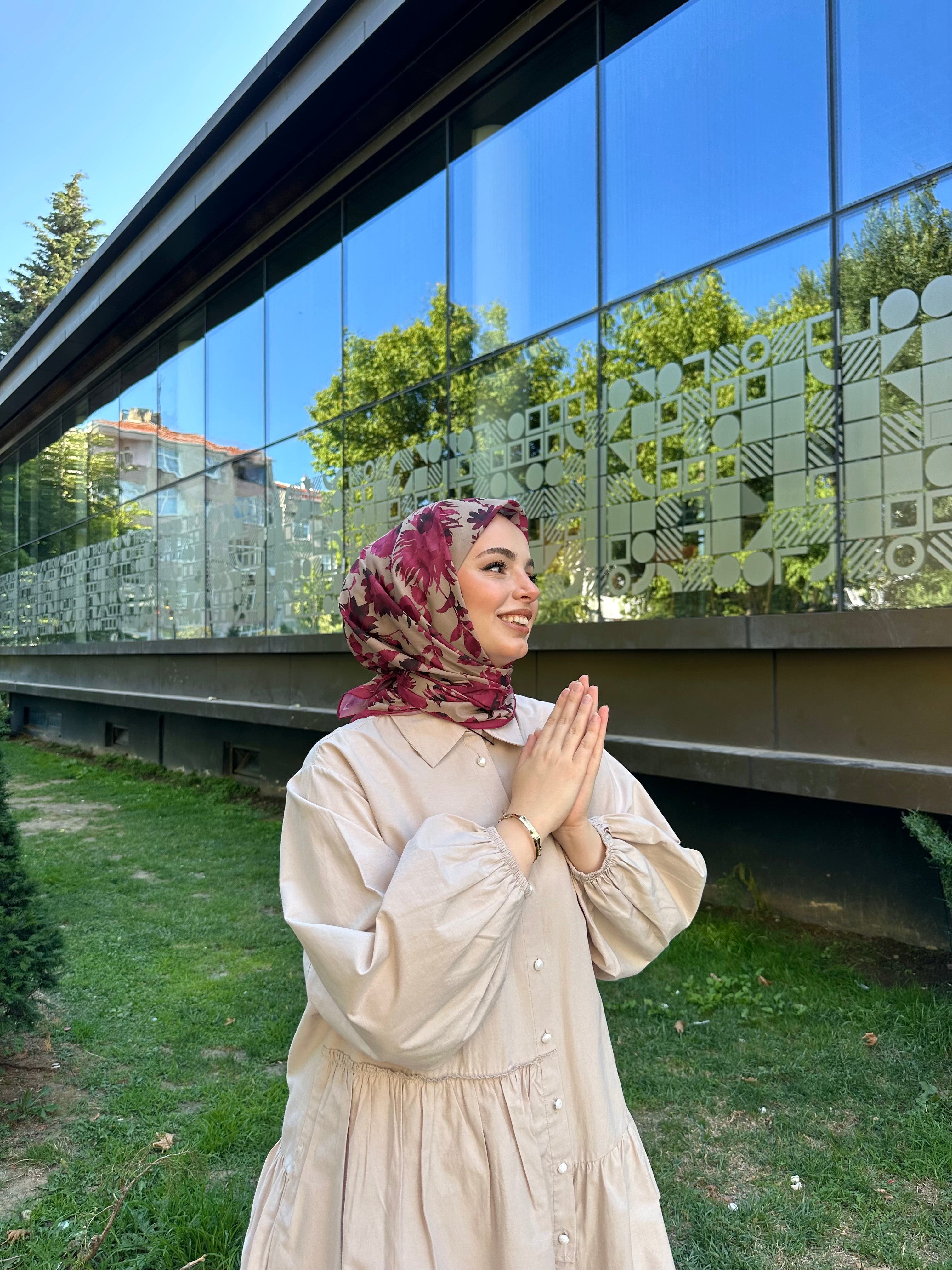 Liza Eşarp Vişne