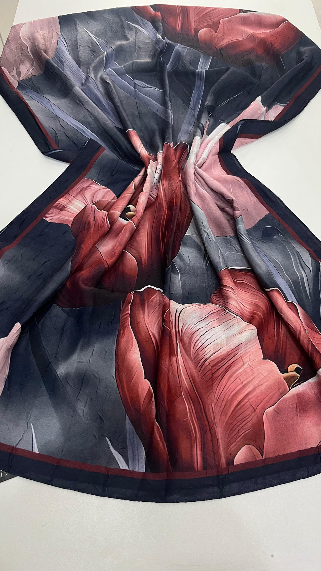 Lale Desenli Kraş Şal