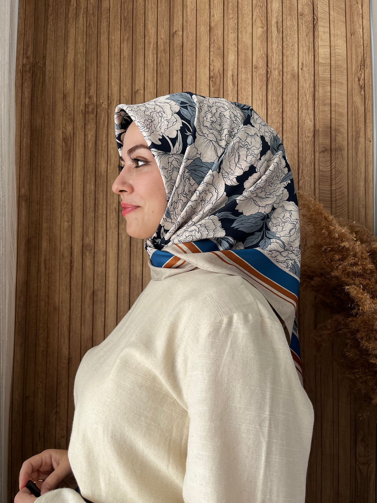 İthal Çift Taraflı Twill Eşarp Çiçek