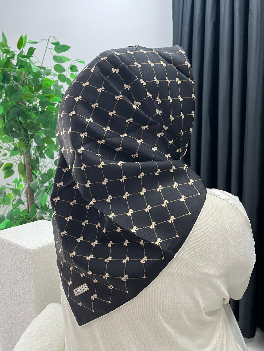 Belli Nostalji Twill İpek Eşarp Siyah-Gold