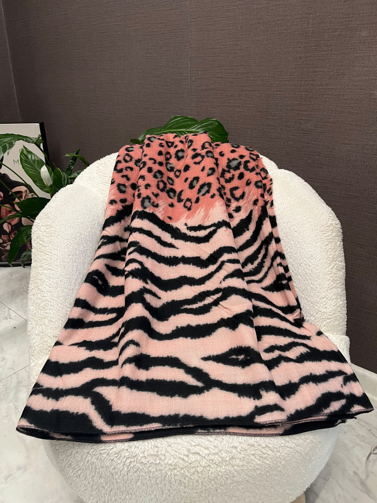 Yün Omuz Şalı Leopar Pembe
