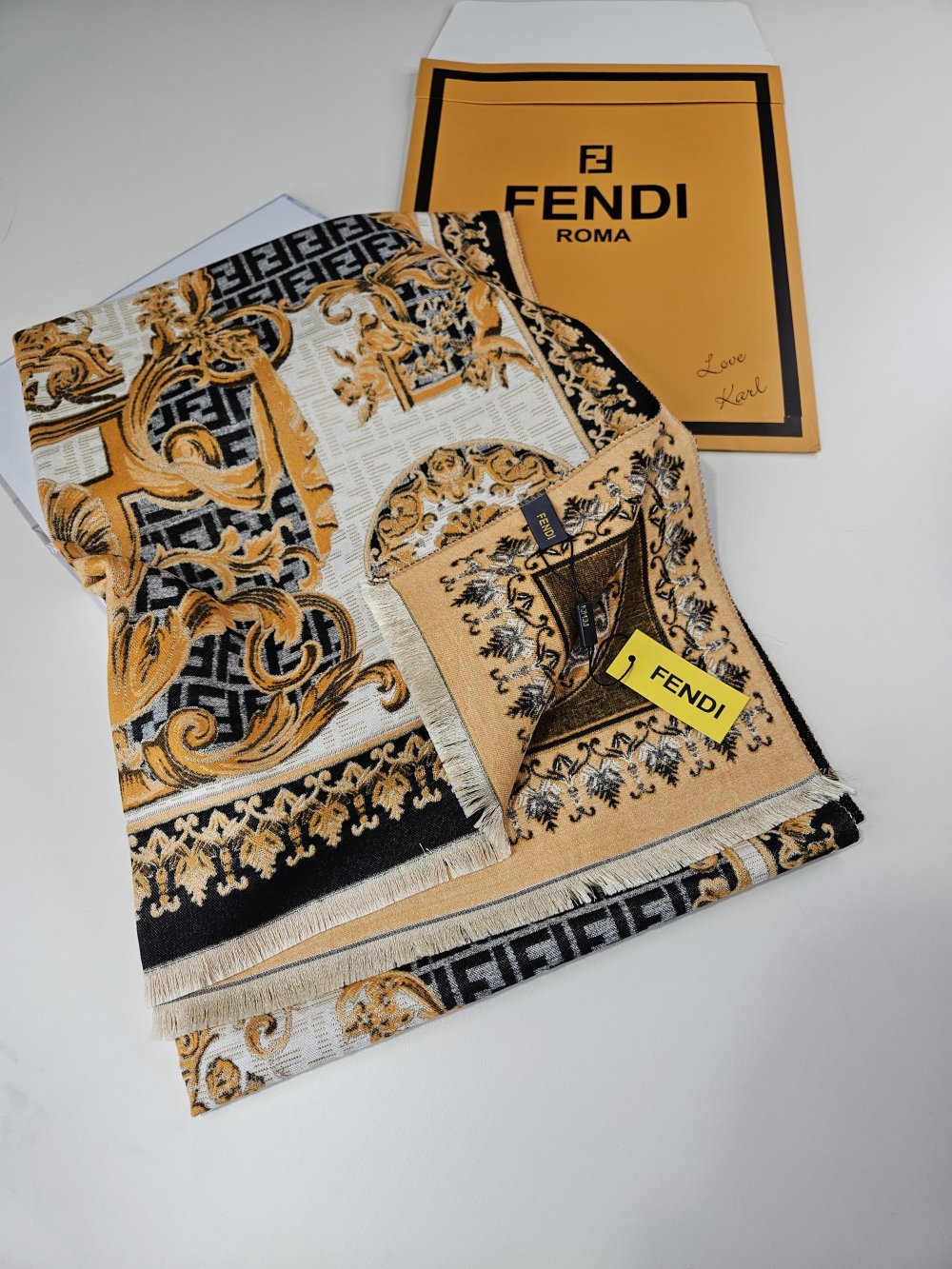 İpek Omuz Şalı Fendi Varak Desen Siyah Ekru