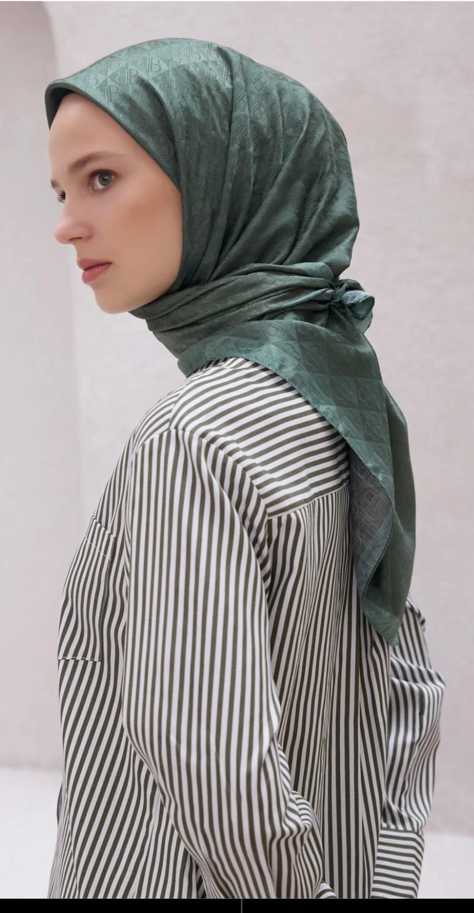 Monogram Eşarp Çağla