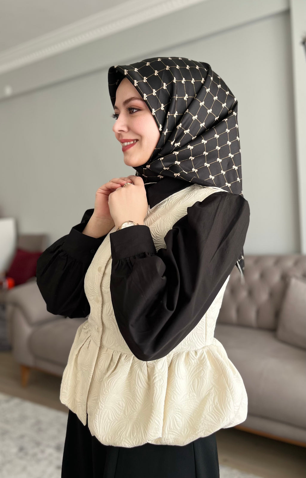 Seyydayla Seçimi Nostalji Twill İpek Eşarp Siyah-Gold