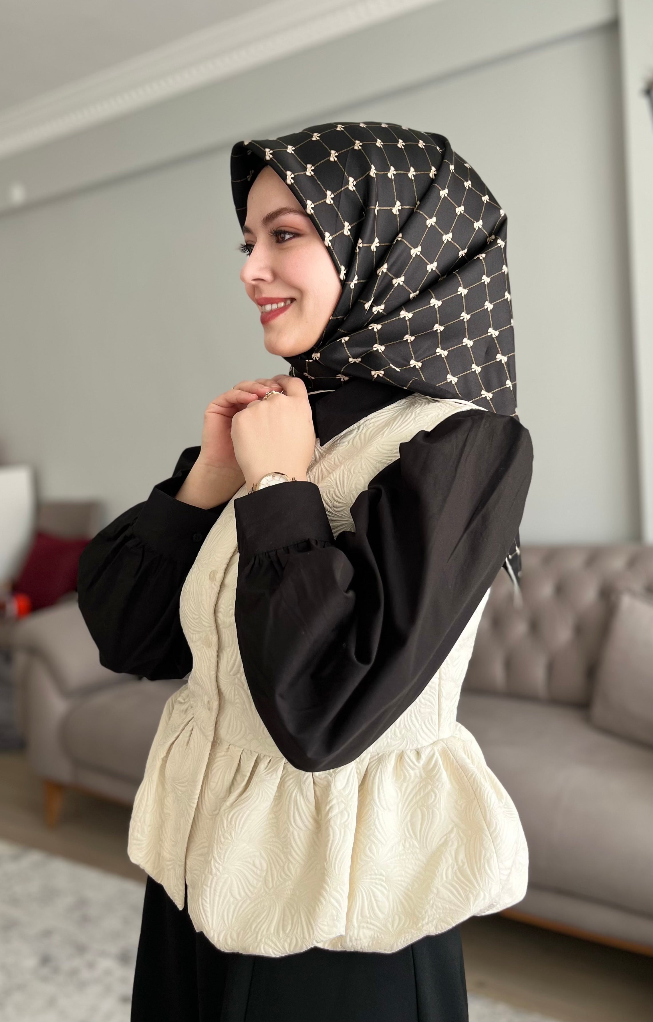 Seyydayla Seçimi Nostalji Twill İpek Eşarp Siyah-Gold
