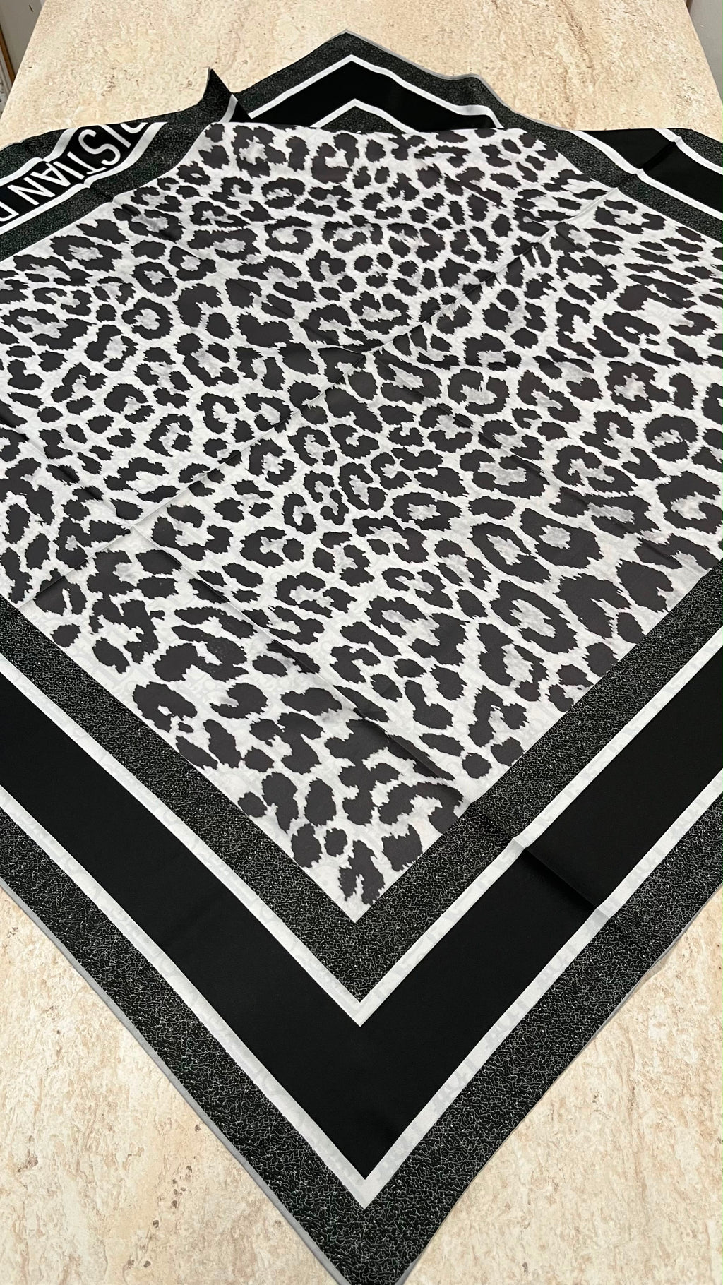 İthal Çift Taraflı Twill  Eşarp Leopar