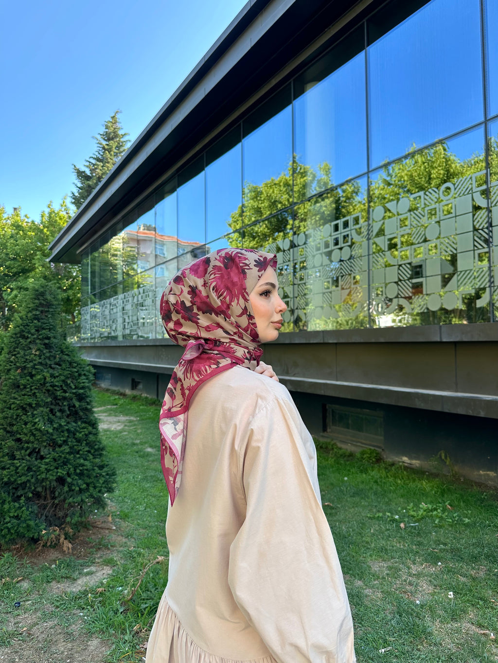 Liza Eşarp Vişne