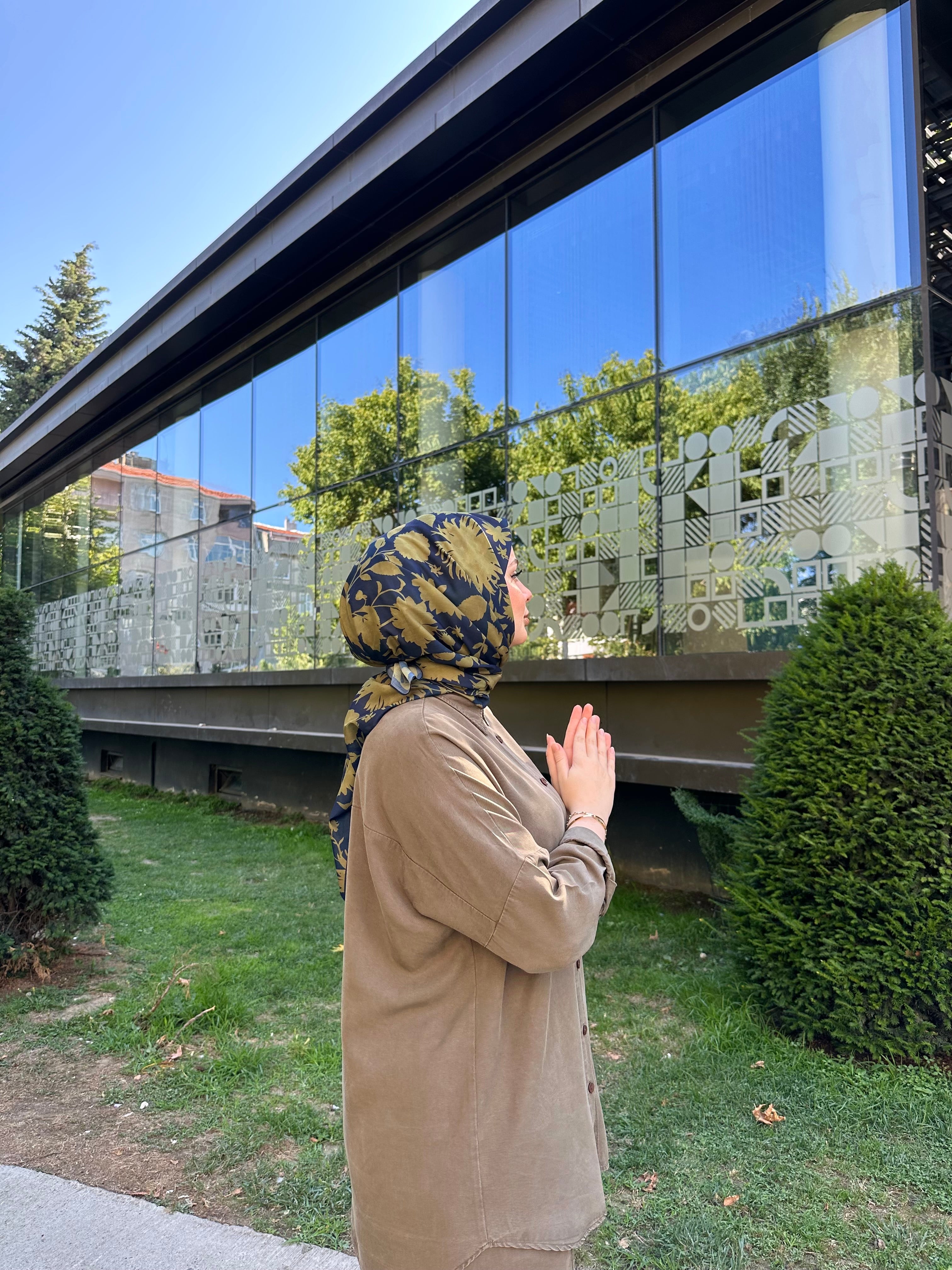 Liza Eşarp Laci-Yağ Yeşili