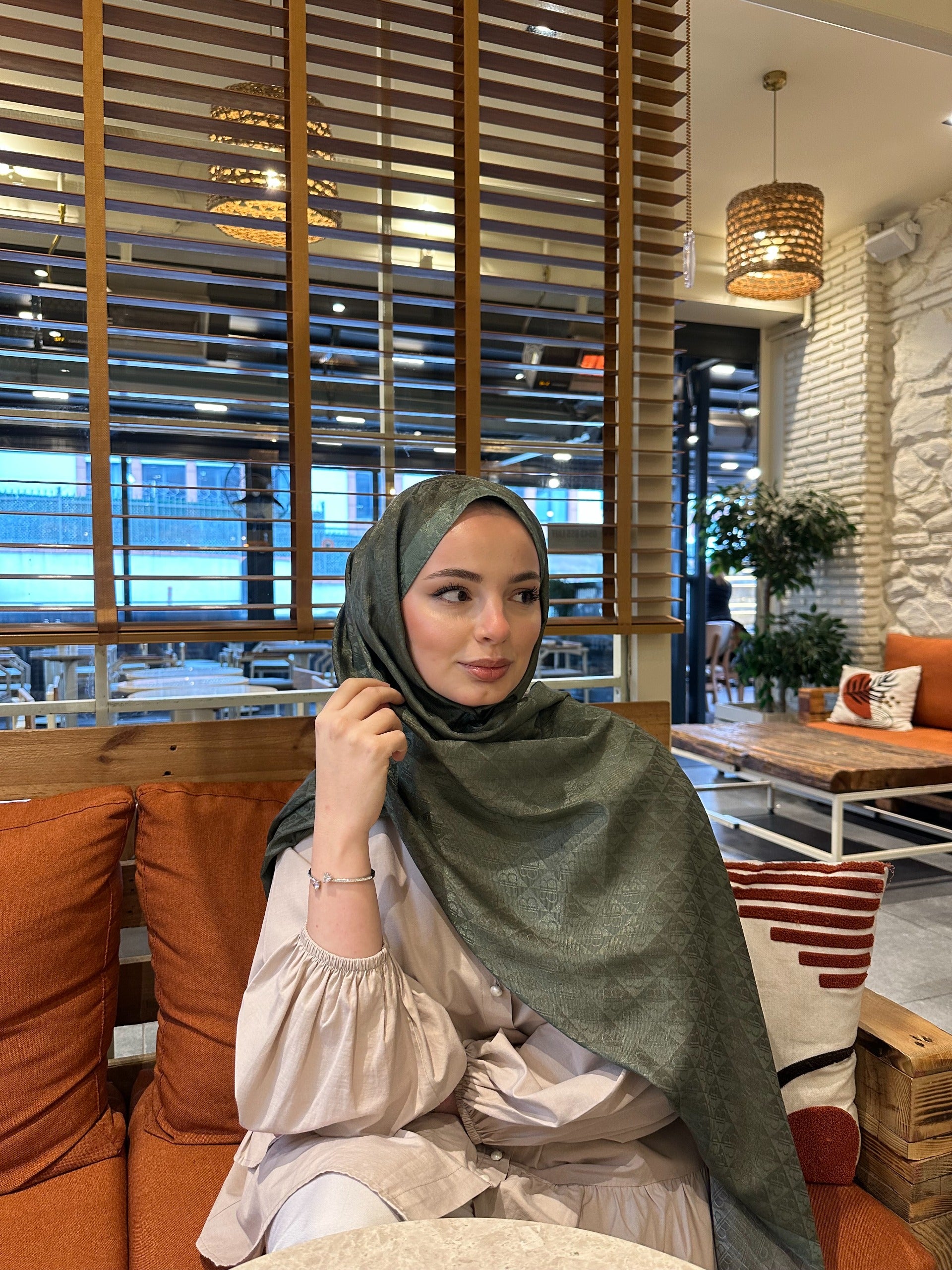 Jakar Monogram Logo Desen Ceviz