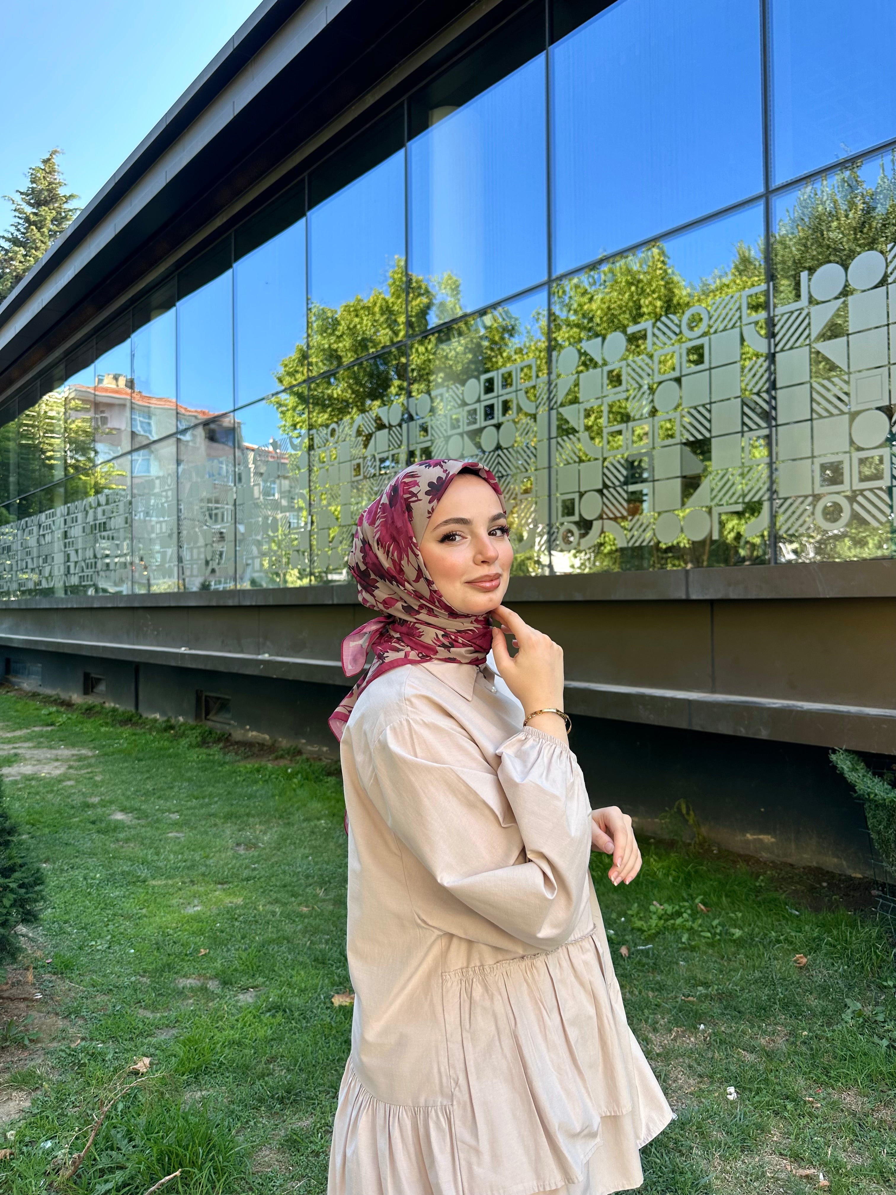 Liza Eşarp Vişne