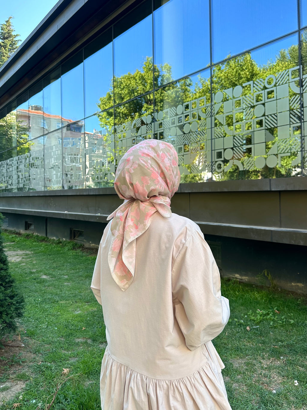 Liza Eşarp Somon