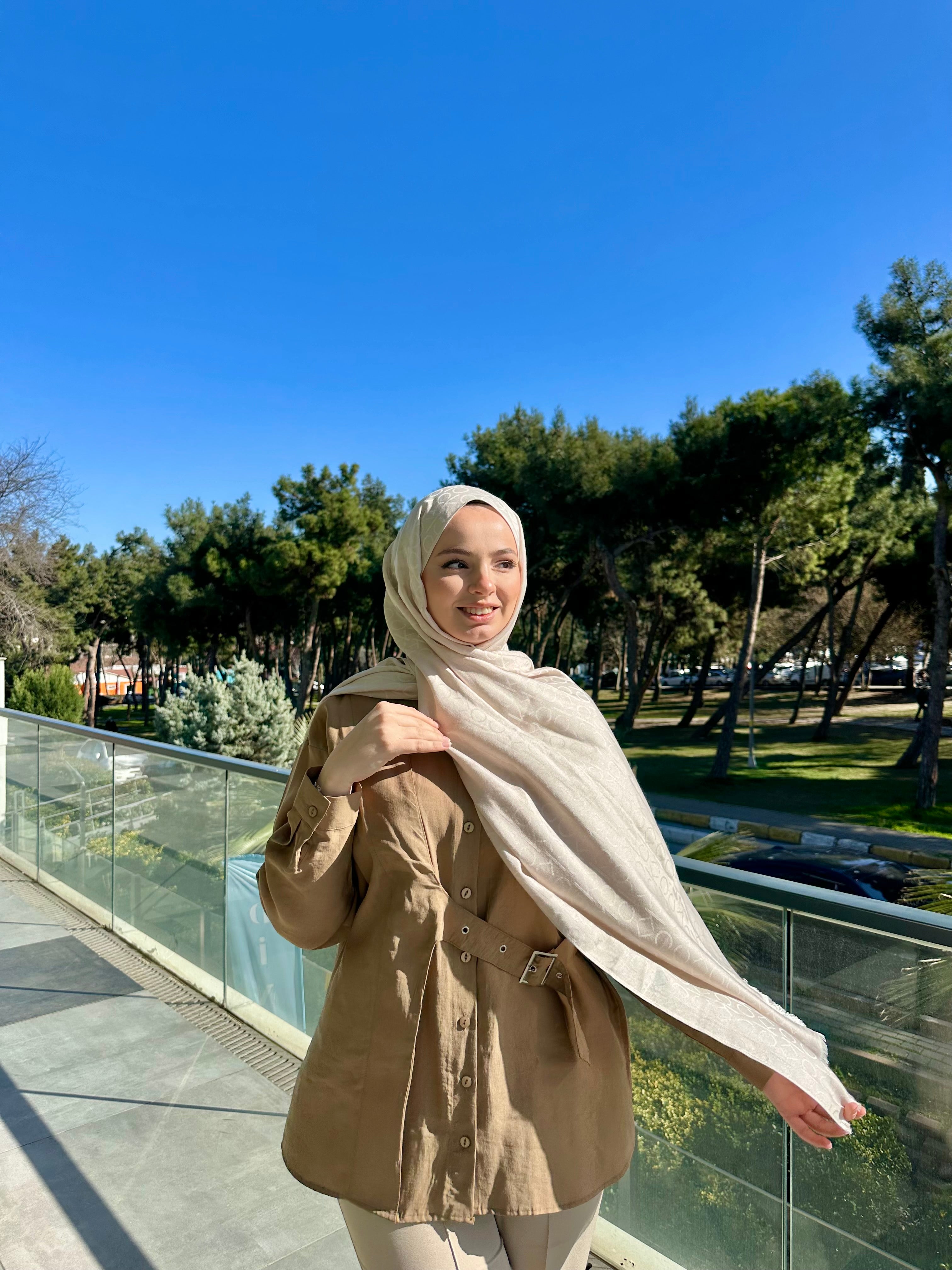Sıla Yıldırım Seçimi Şal Kum Beji