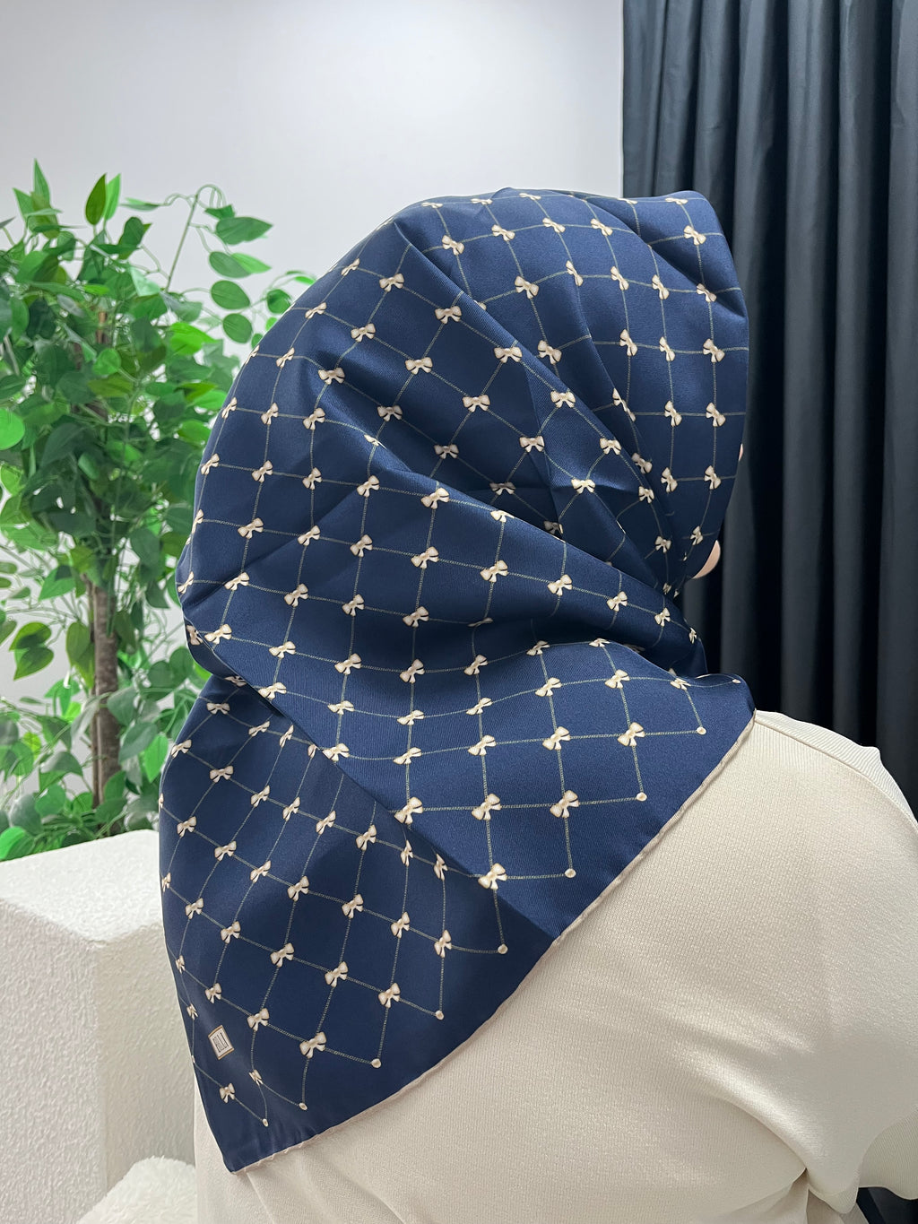 Belli Nostalji Twill İpek Eşarp Lacivert