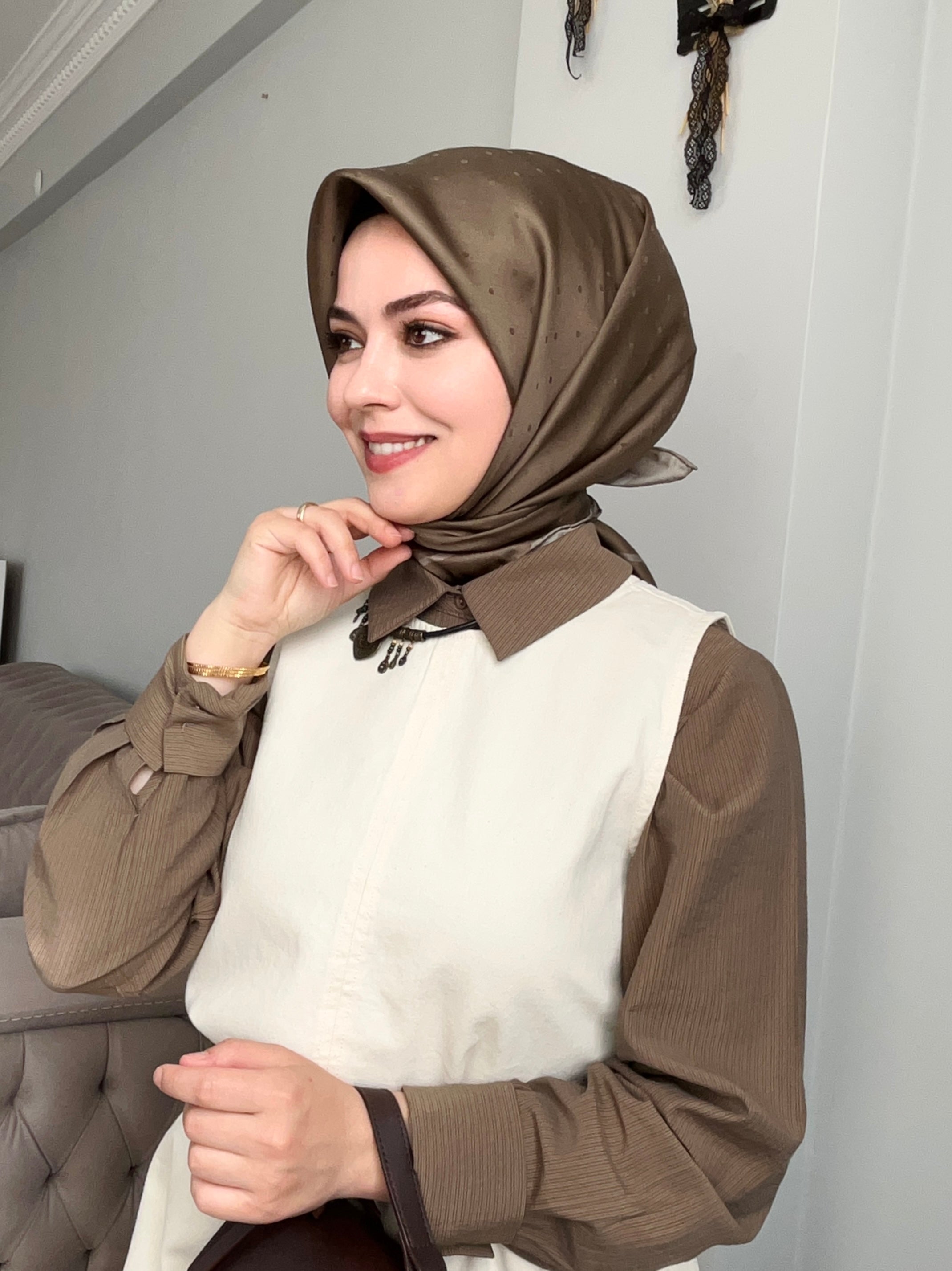 Levidor Jakar İpek Eşarp Haki