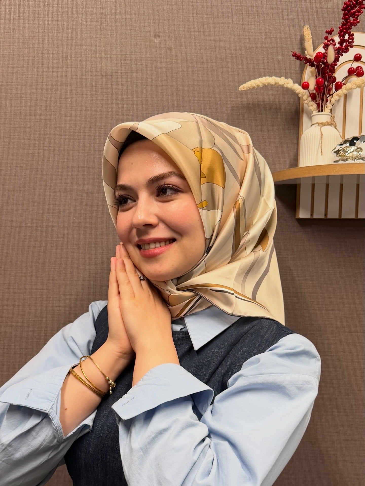 Armine Nostalji Saf İpek Eşarp Bej
