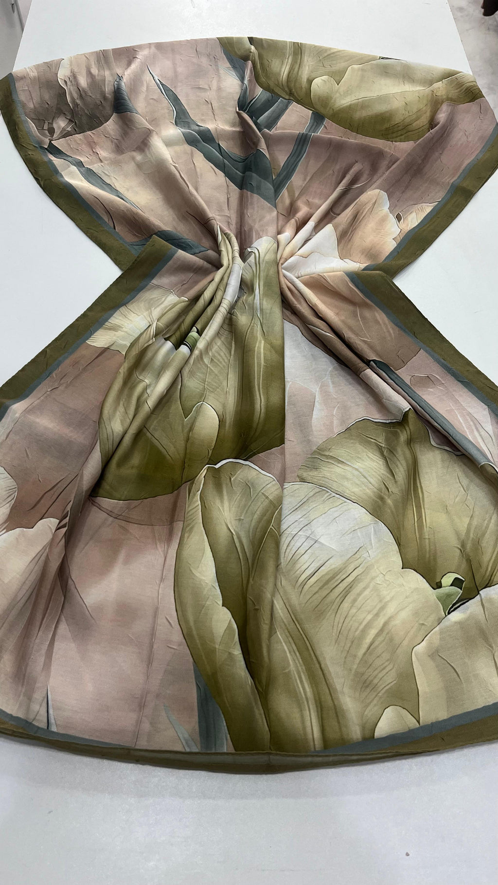 Lale Desenli Kraş Şal Soft Yeşil