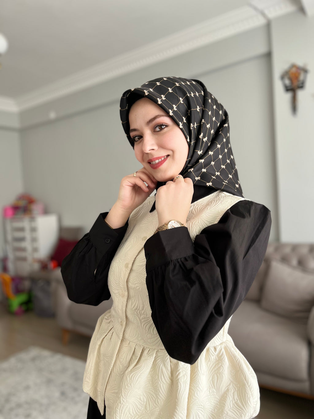 Seyydayla Seçimi Nostalji Twill İpek Eşarp Siyah-Gold