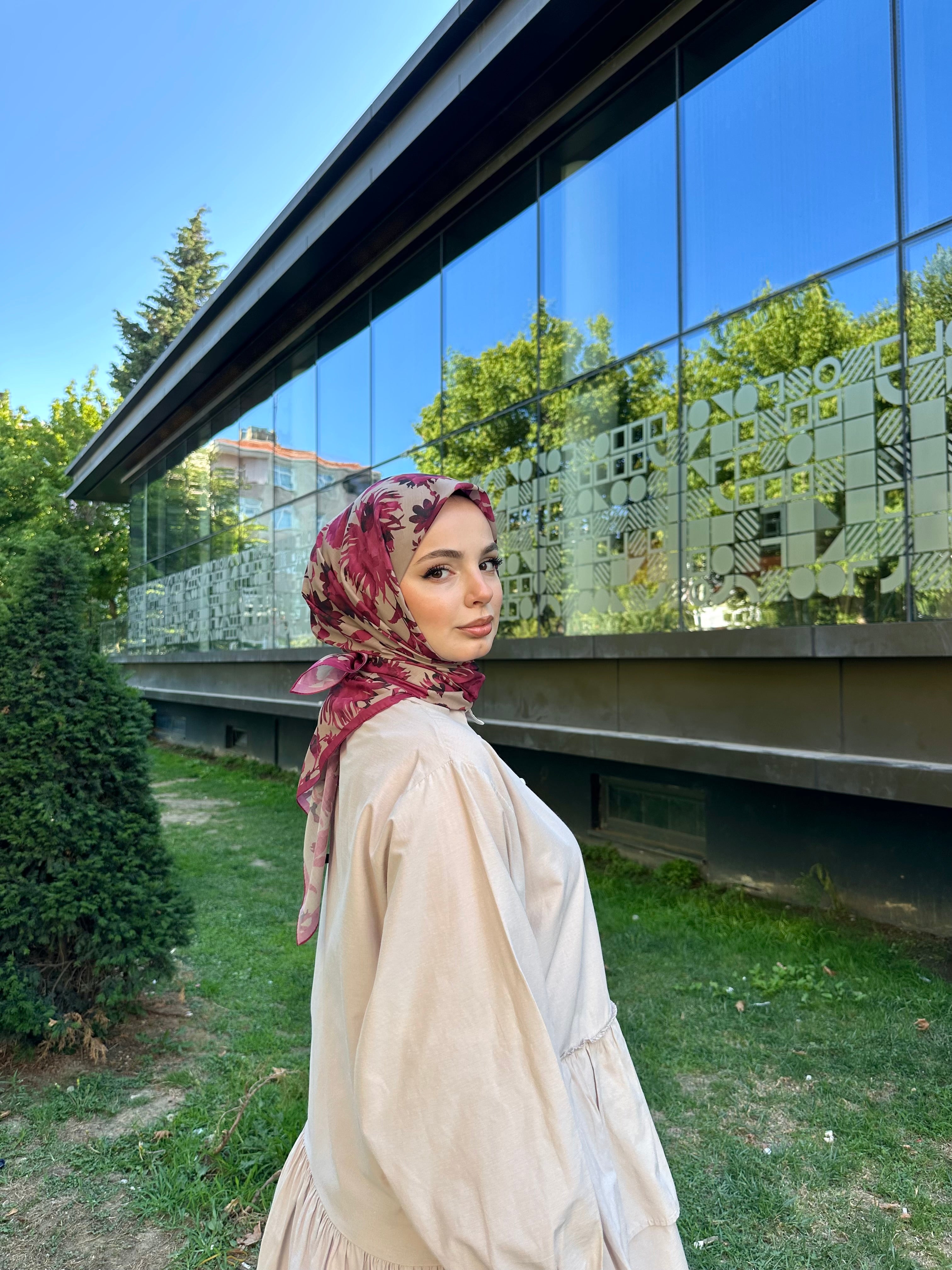 Liza Eşarp Vişne