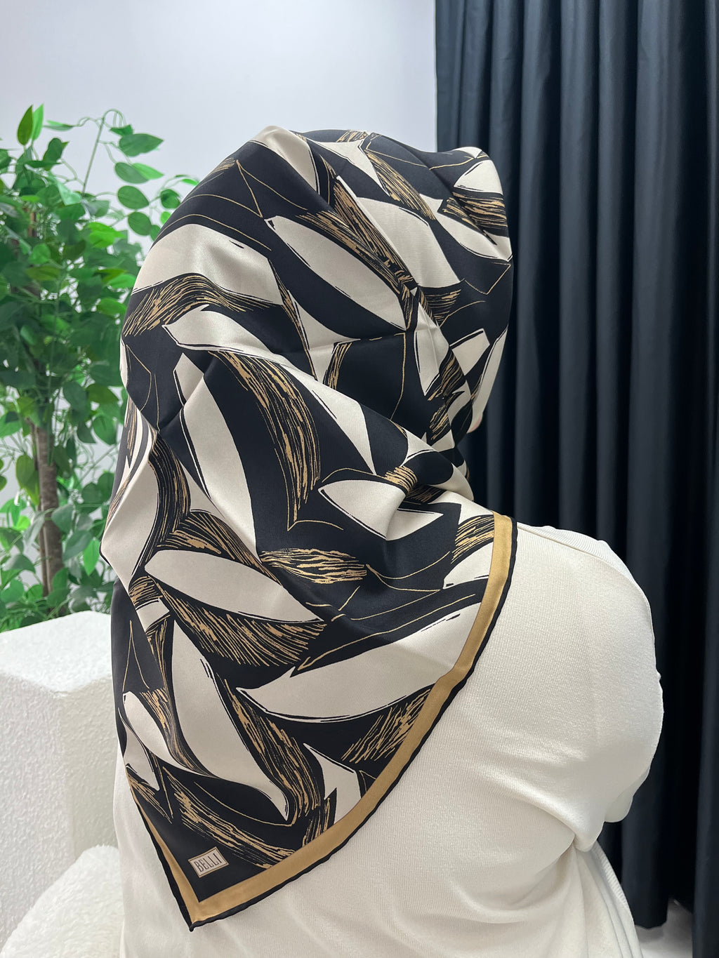 Belli Nostalji Twill İpek Eşarp Siyah-Gold