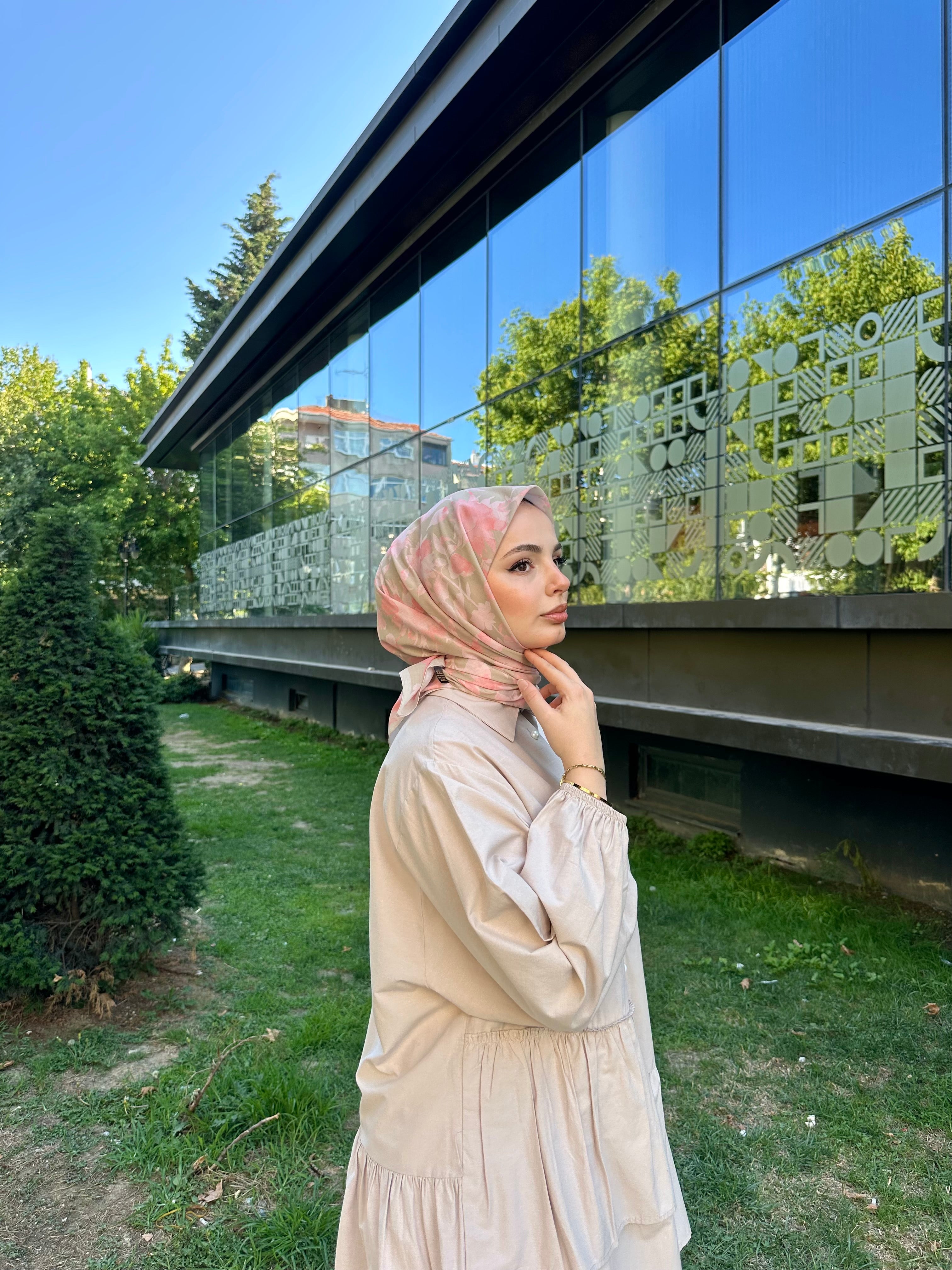 Liza Eşarp Somon