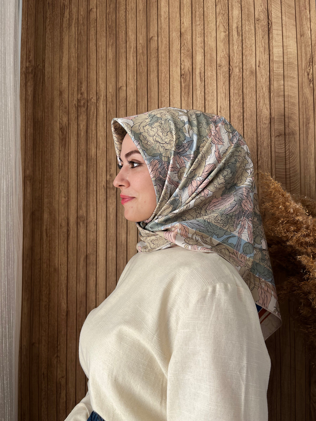 İthal Çift Taraflı Twill Eşarp Çiçek