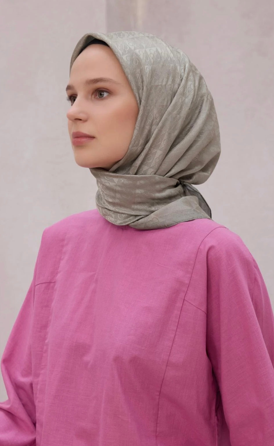 Monogram Eşarp Yaprak