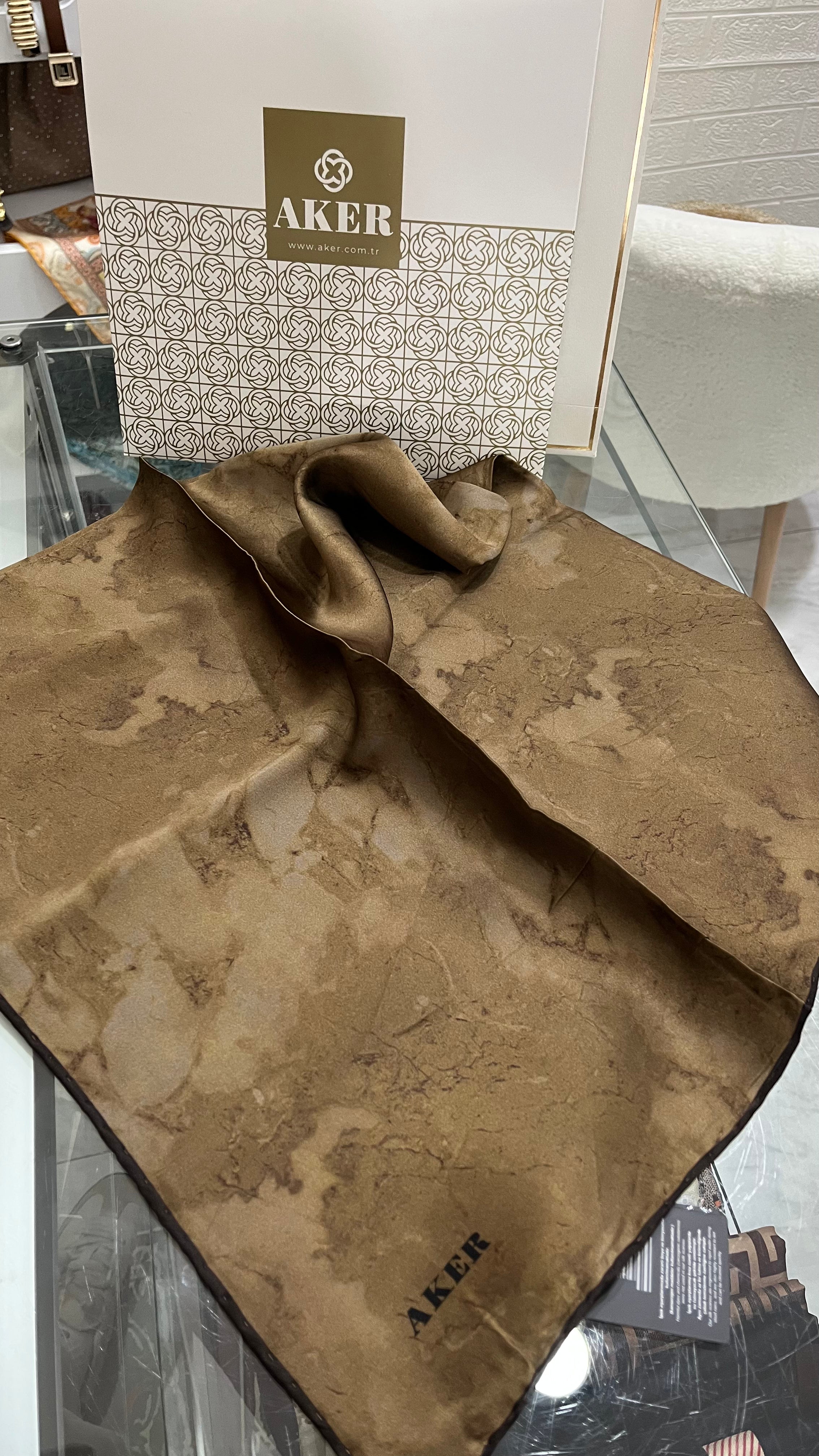 Aker Sura İpek Eşarp Bulut Desen Bal Köpüğü