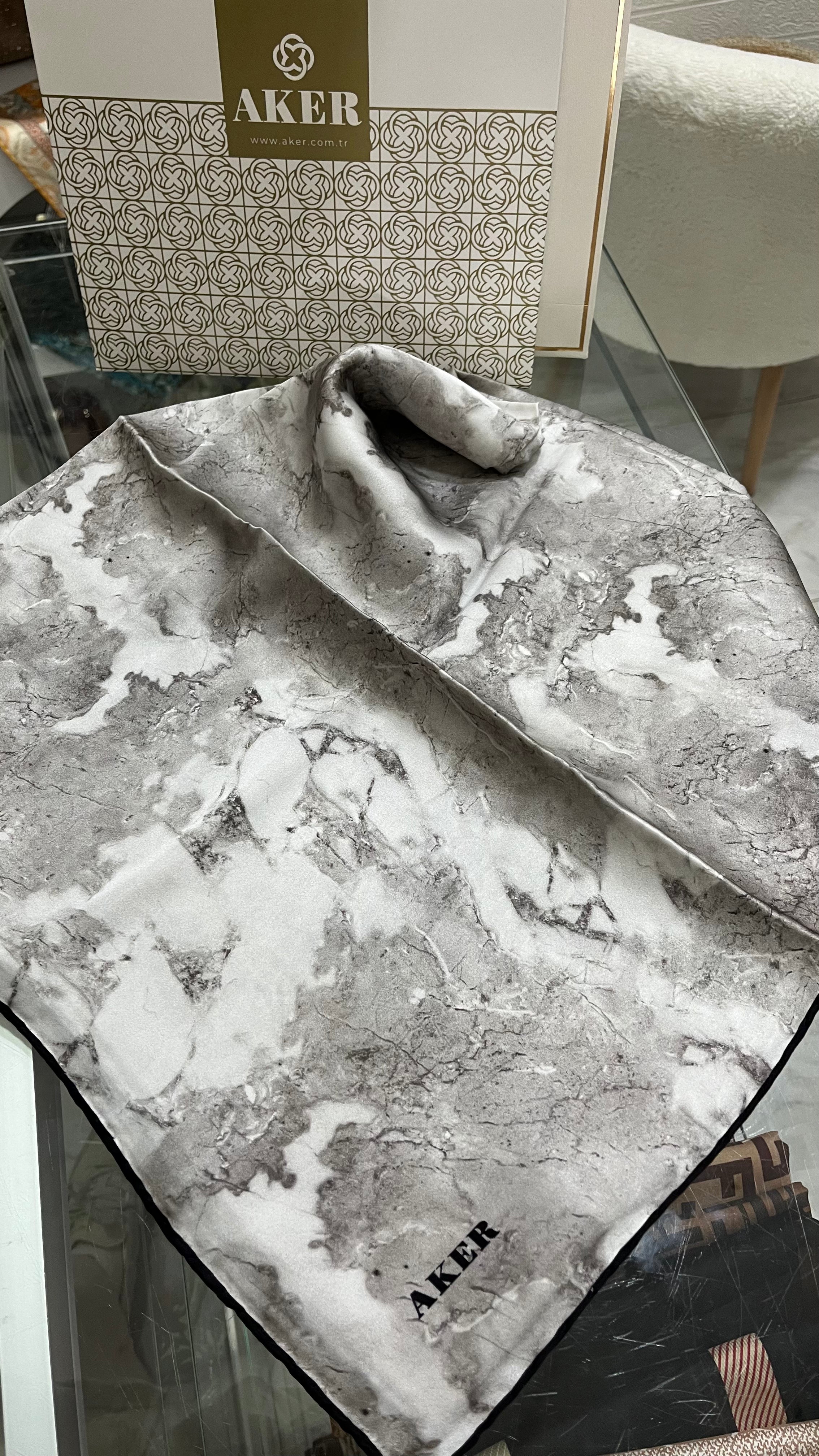 Aker Sura İpek Eşarp Bulut Desen Gümüş