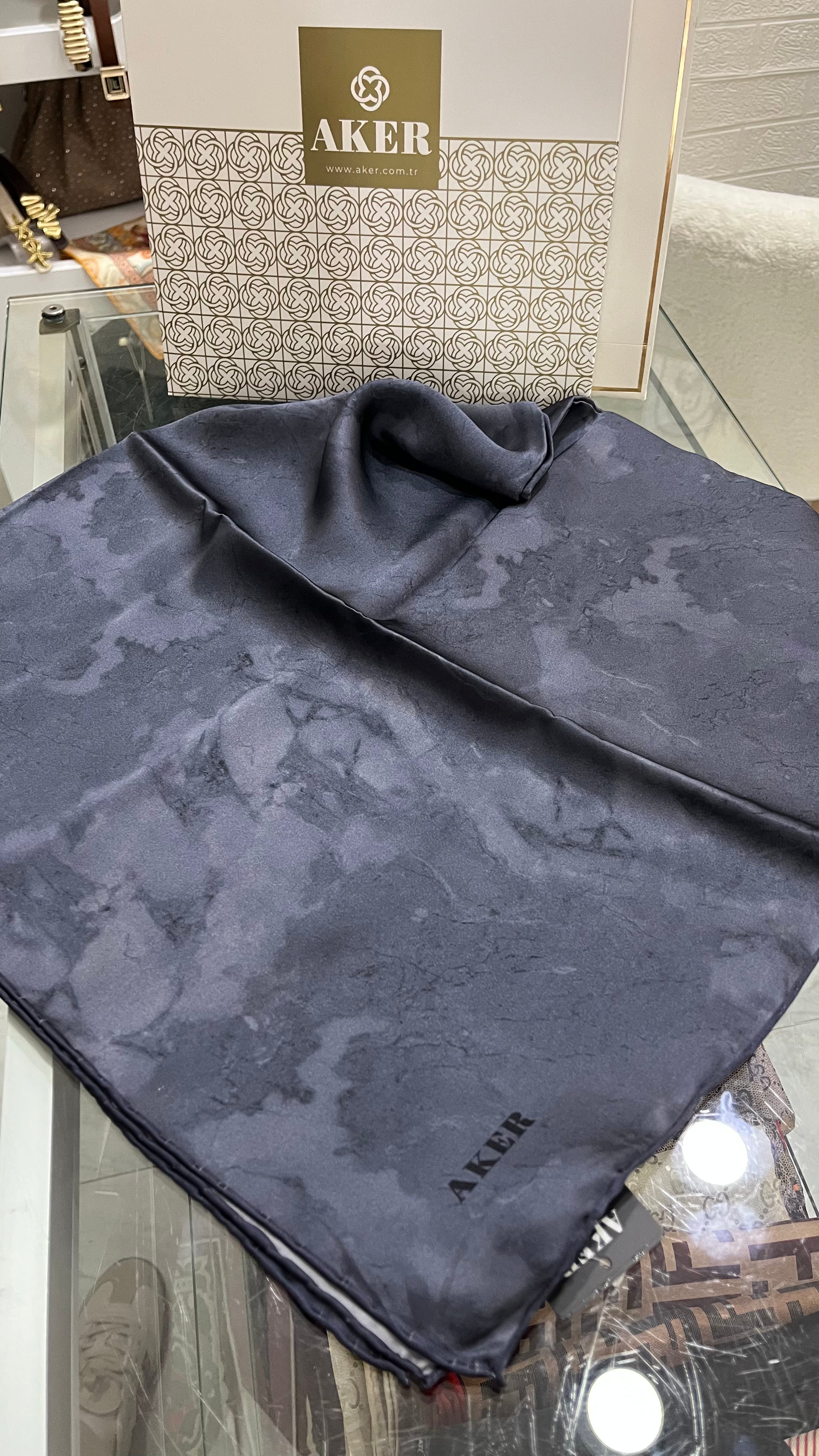 Aker Sura İpek Eşarp Bulut Desen Füme