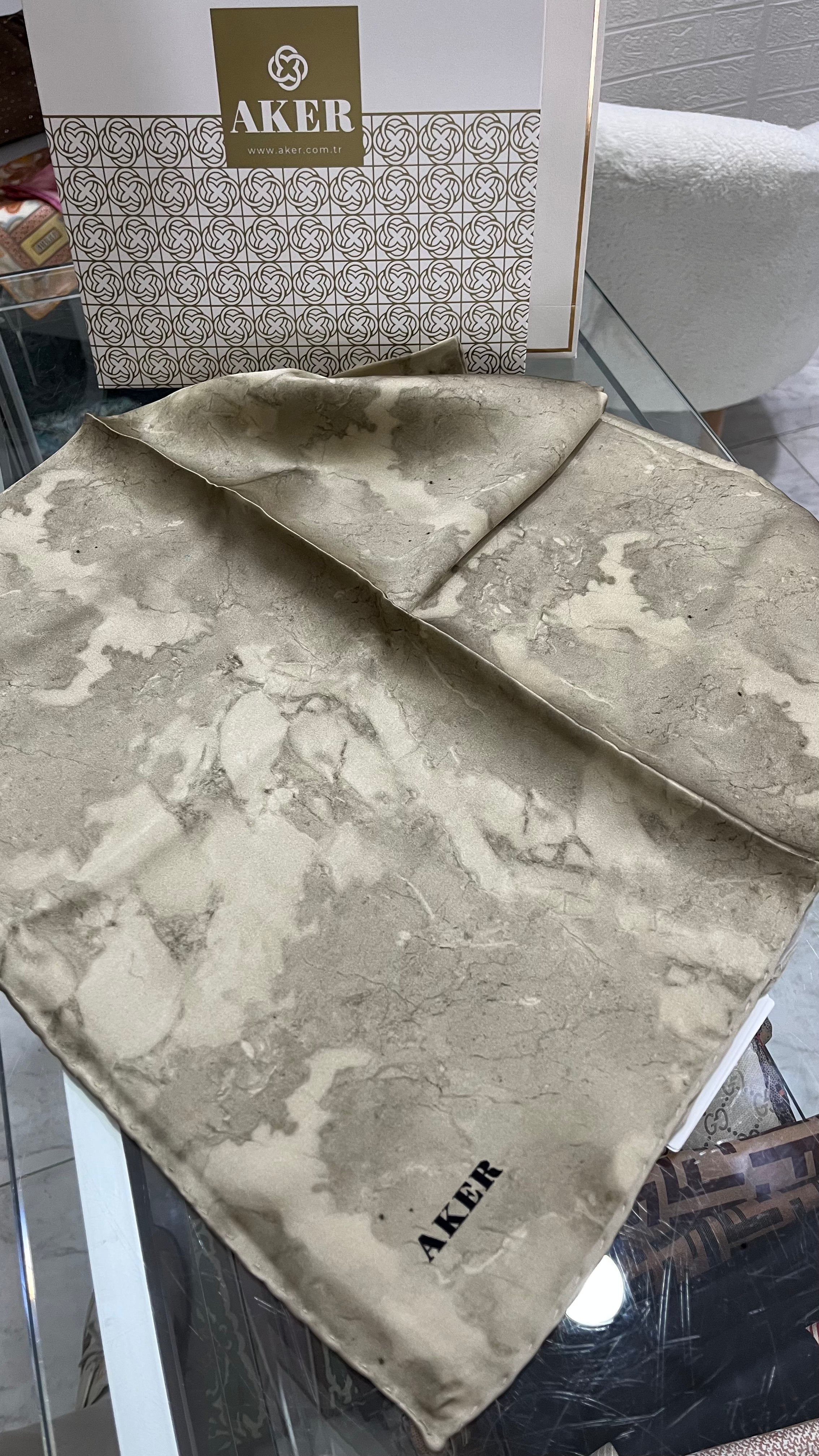 Aker Sura İpek Eşarp Bulut Desen Safran