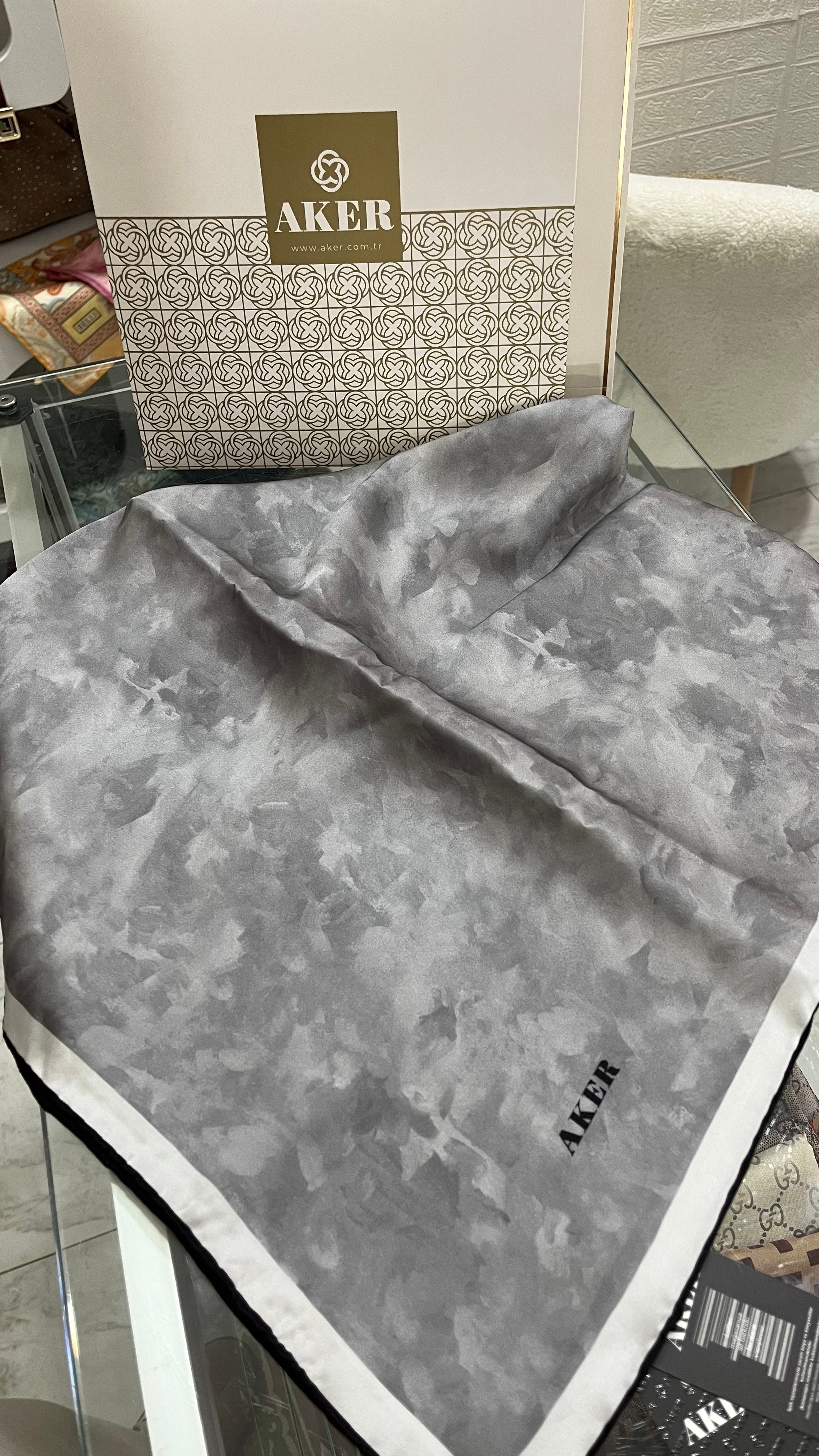 Aker Sura İpek Eşarp Bulut Desen Gümüş