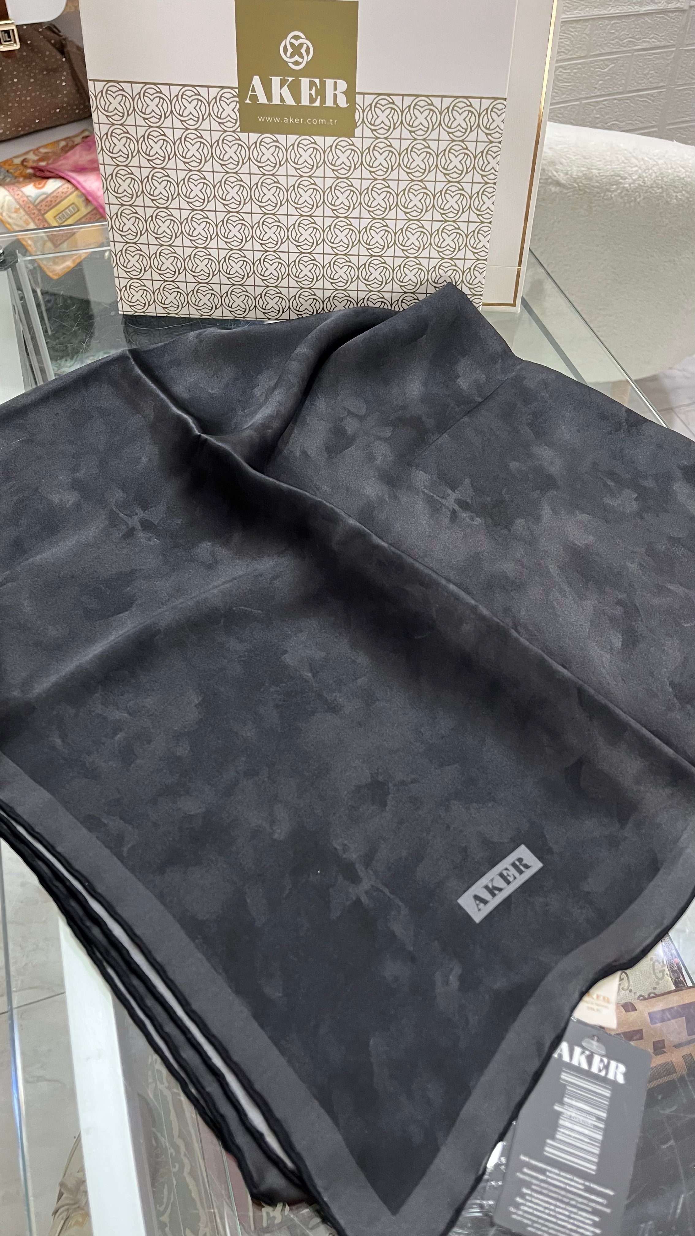 Aker Sura İpek Eşarp Bulut Desen Siyah