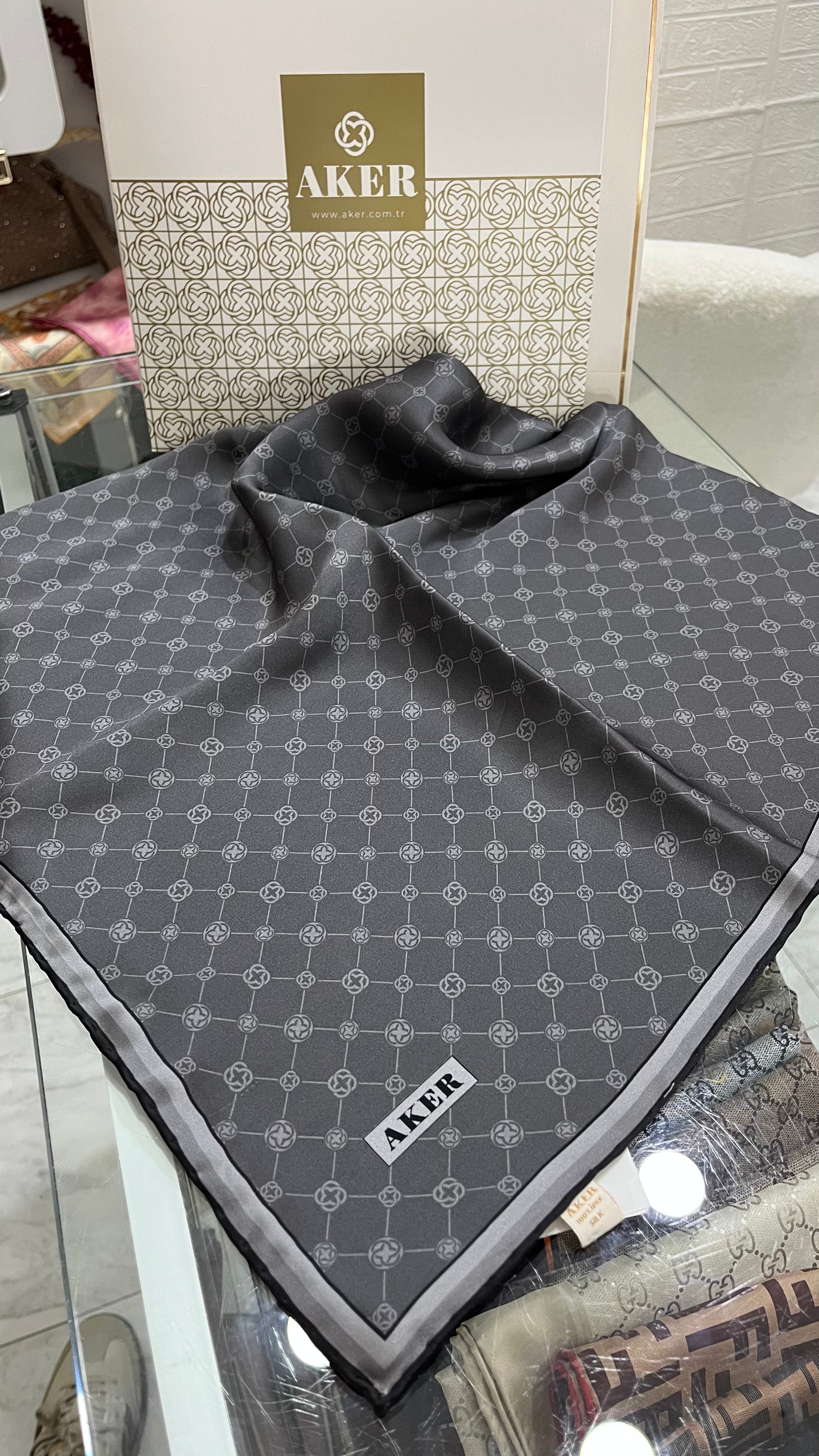 Aker Sura İpek Eşarp Monogram Koyu Gri