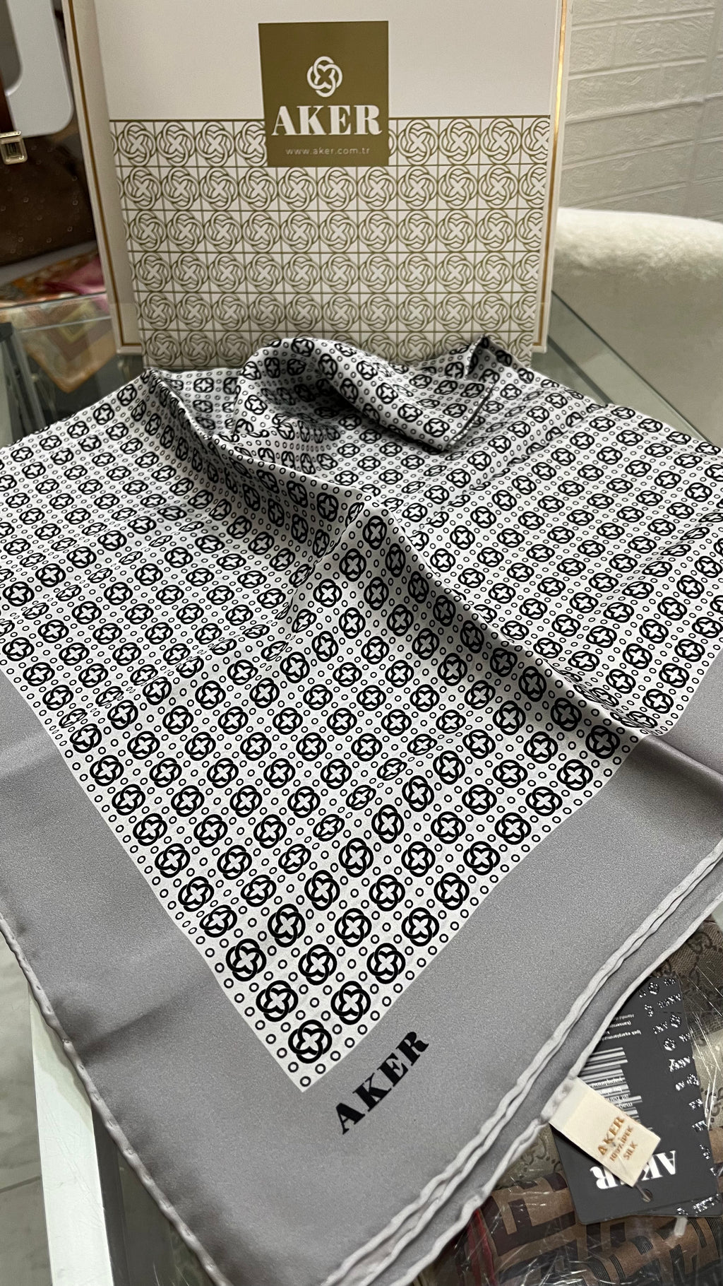 Aker Sura İpek Eşarp Monogram Gümüş