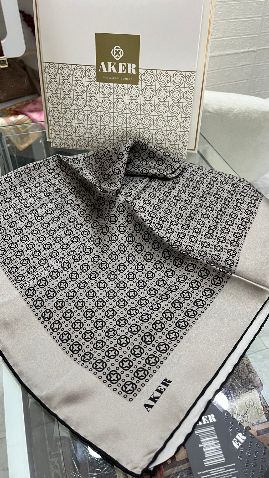 Aker Twill İpek Eşarp Monogram Vizon