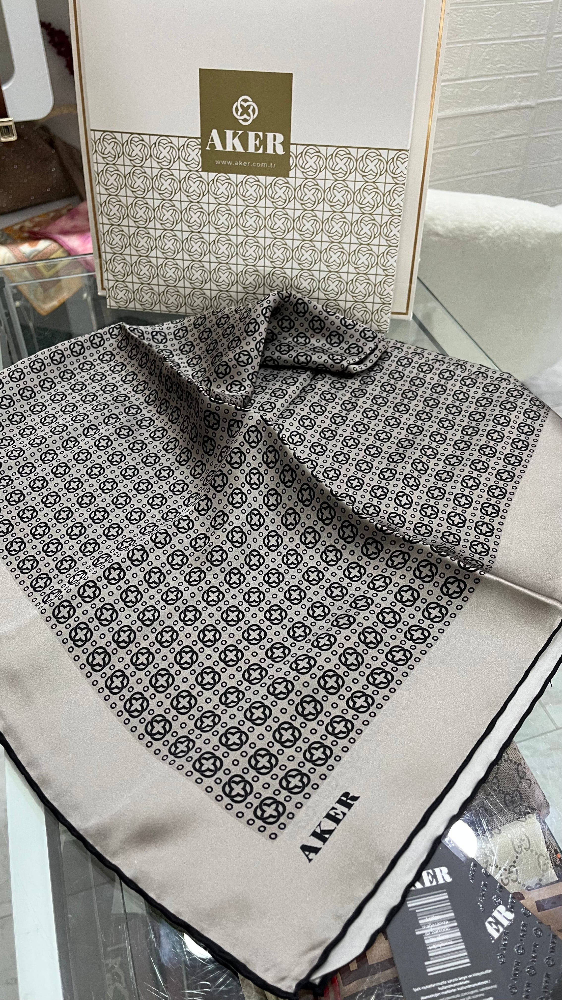 Aker Sura İpek Eşarp Monogram Vizon