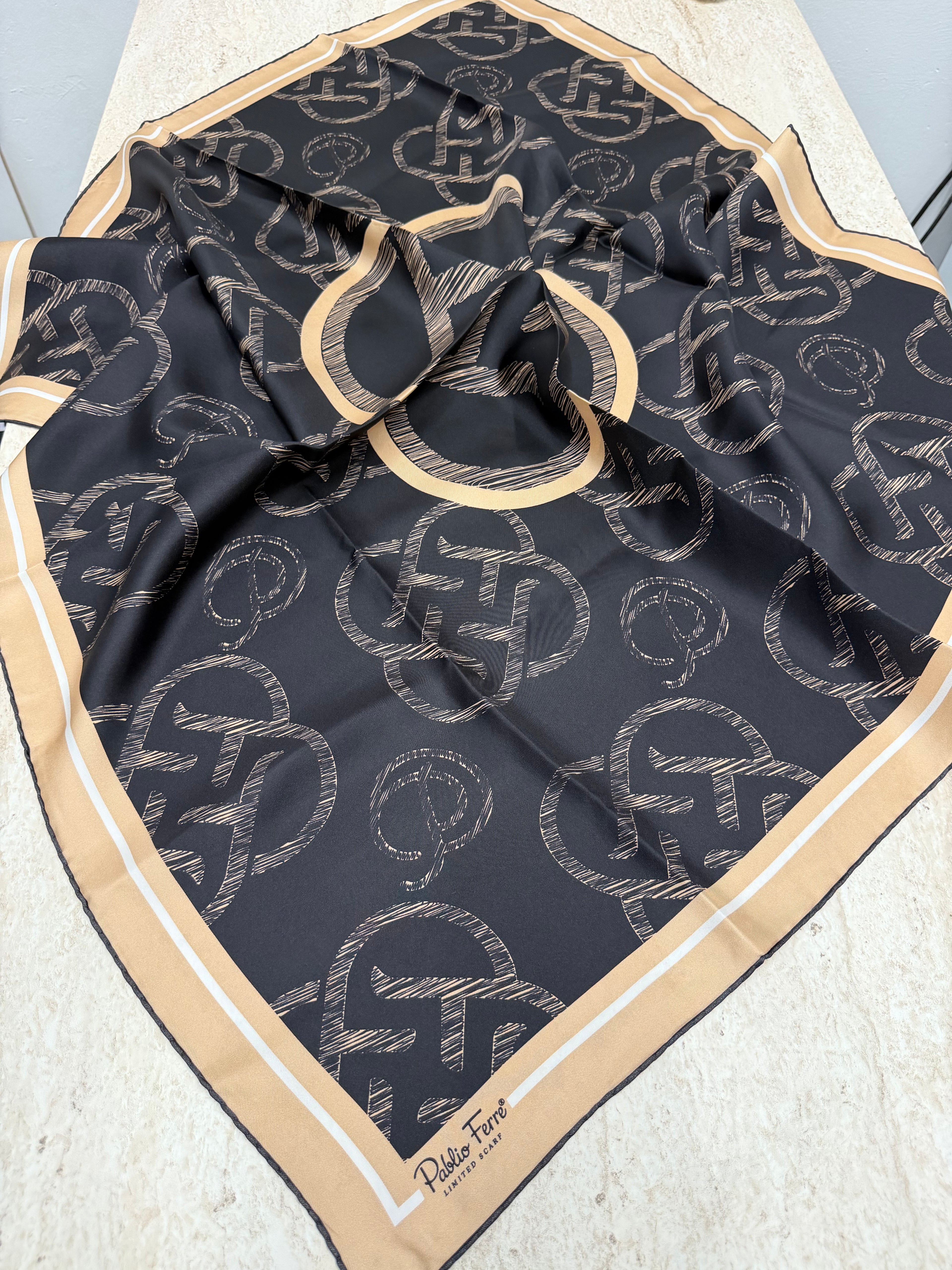 Pablio Ferre'27 Kış Twill İpek Logo Desen Siyah