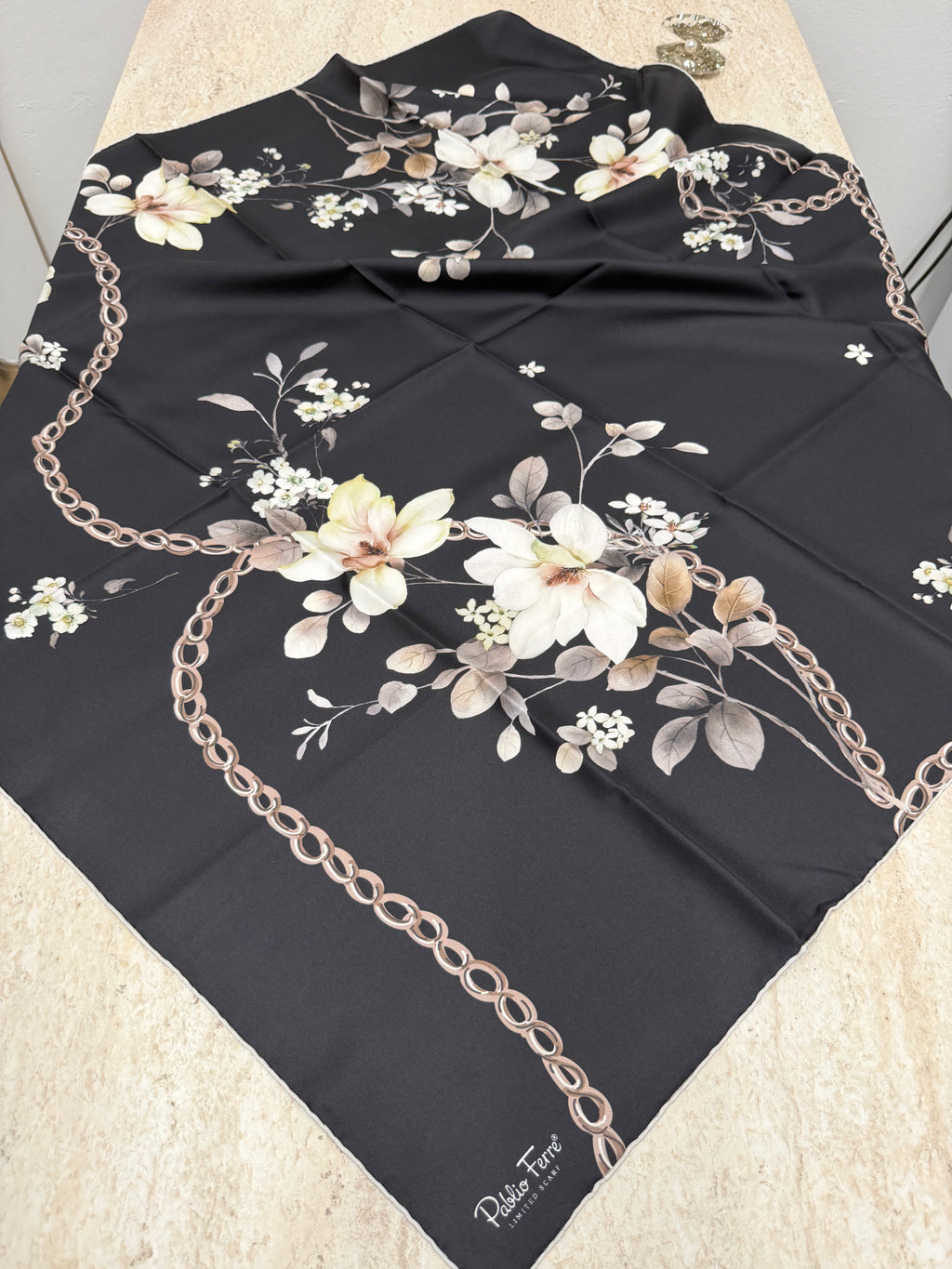 Pablio Ferre'27 Kış Twill İpek Çiçek Siyah