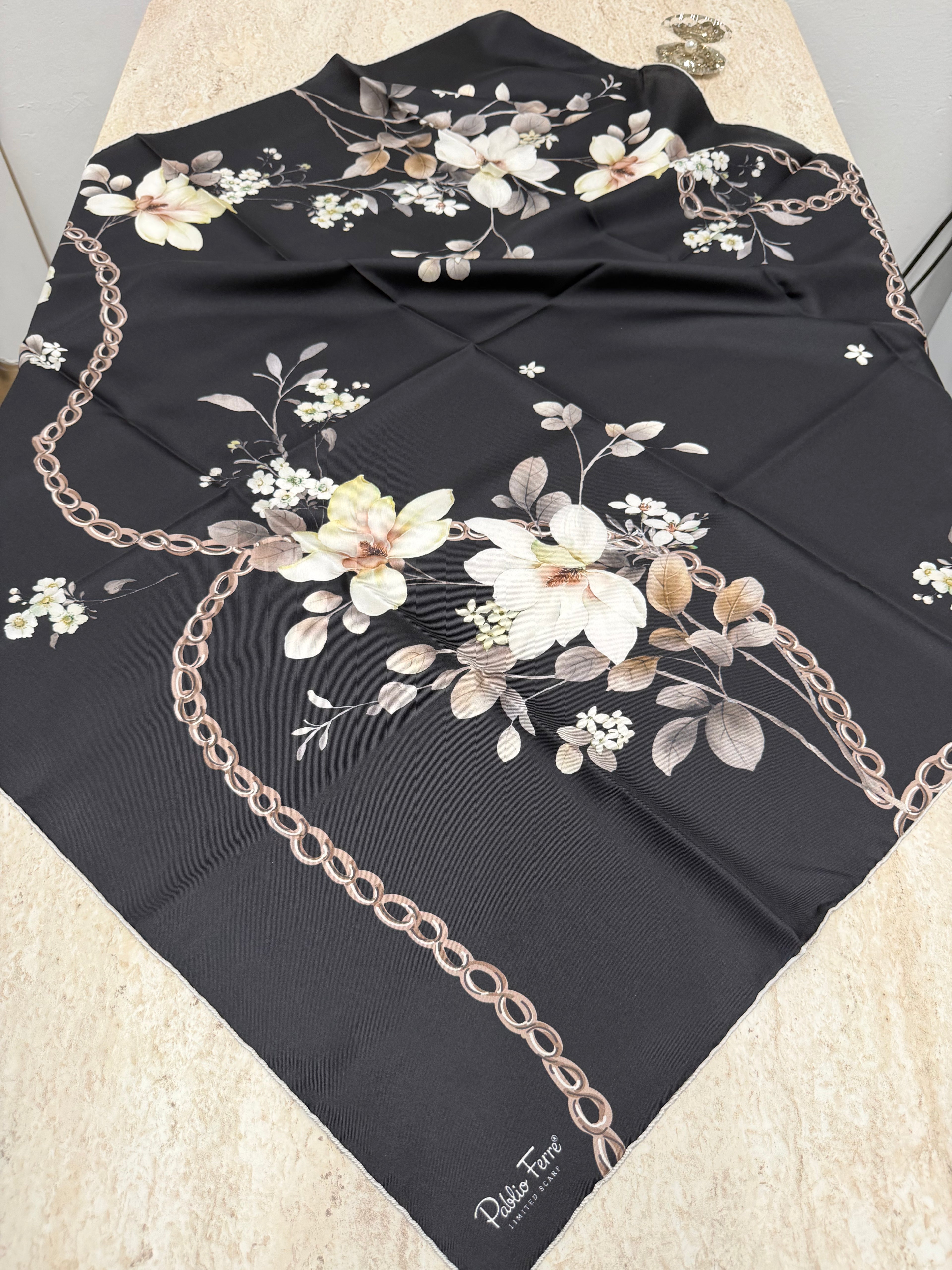 Pablio Ferre'27 Kış Twill İpek Çiçek Siyah