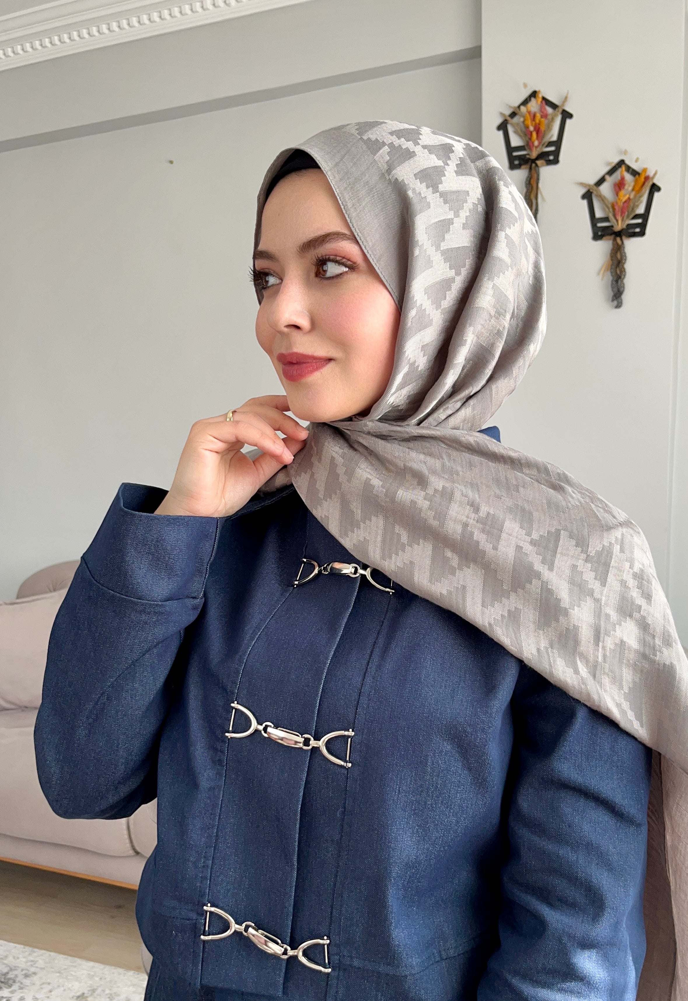 Karmen Desen Noura Şal Küf