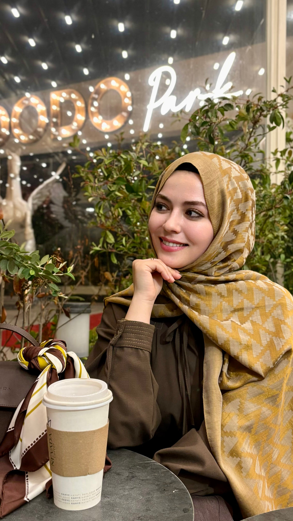 Karmen Desen Noura Şal Bal Köpüğü