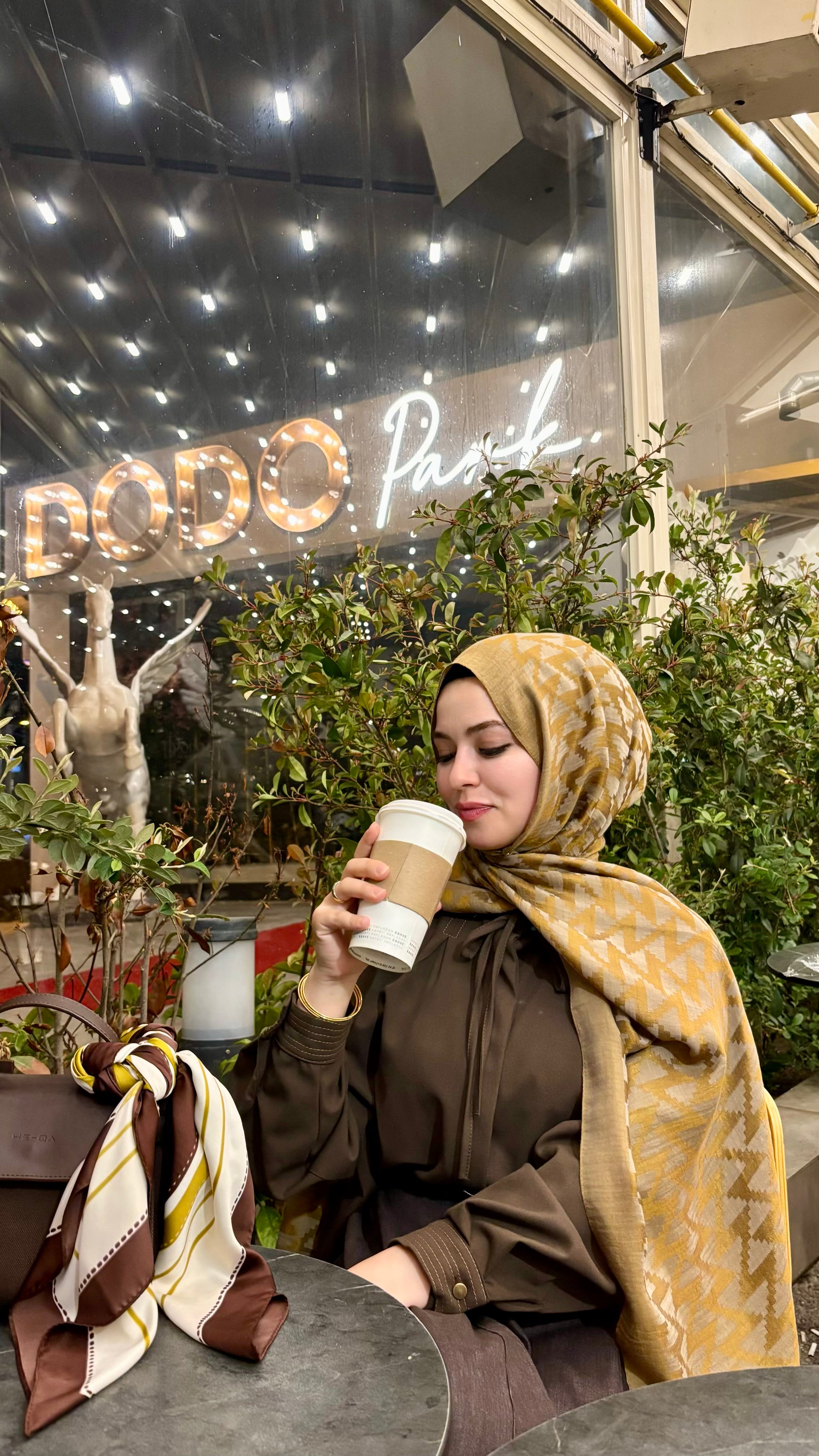 Karmen Desen Noura Şal Bal Köpüğü