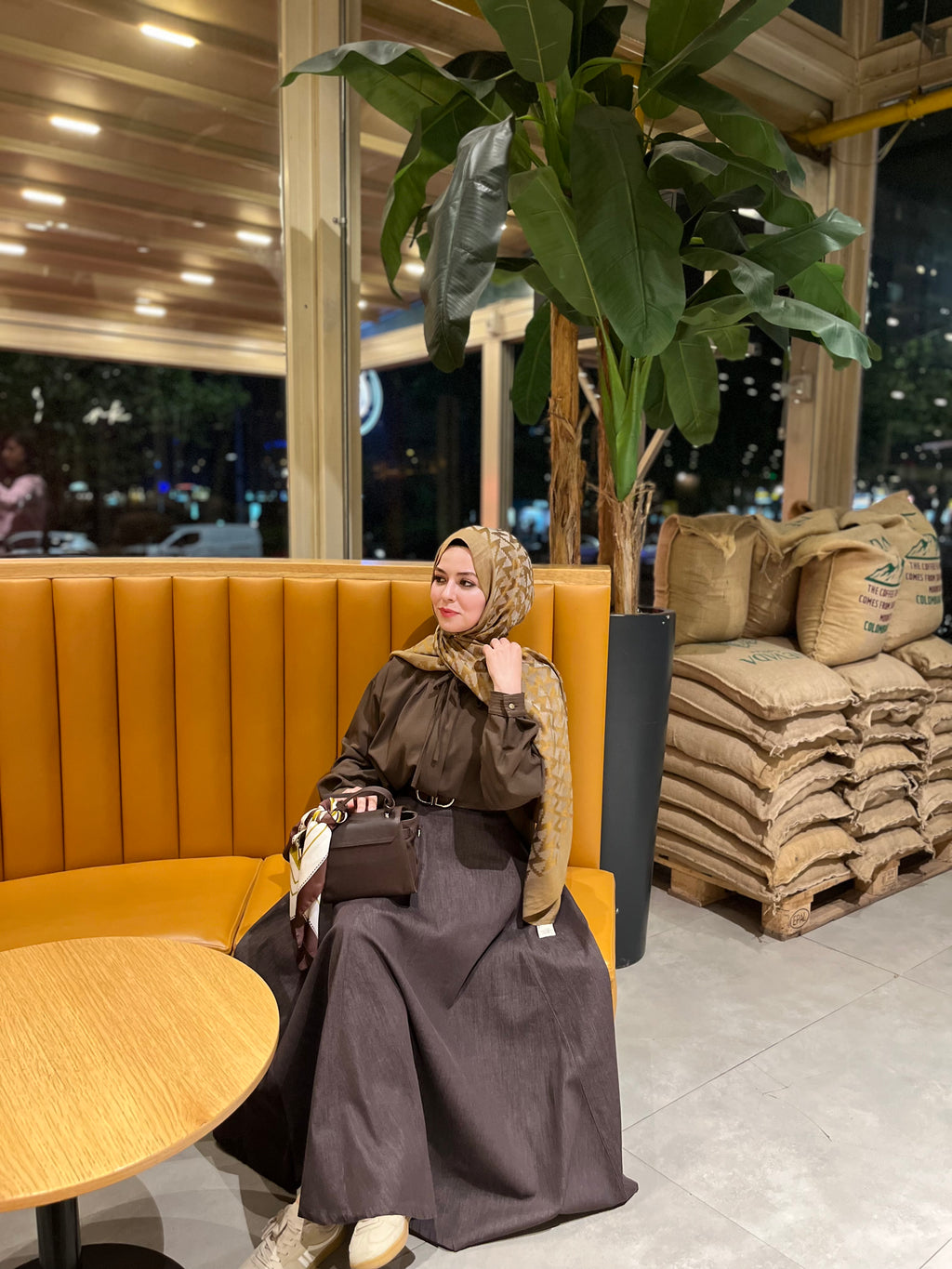 Karmen Desen Noura Şal Bal Köpüğü
