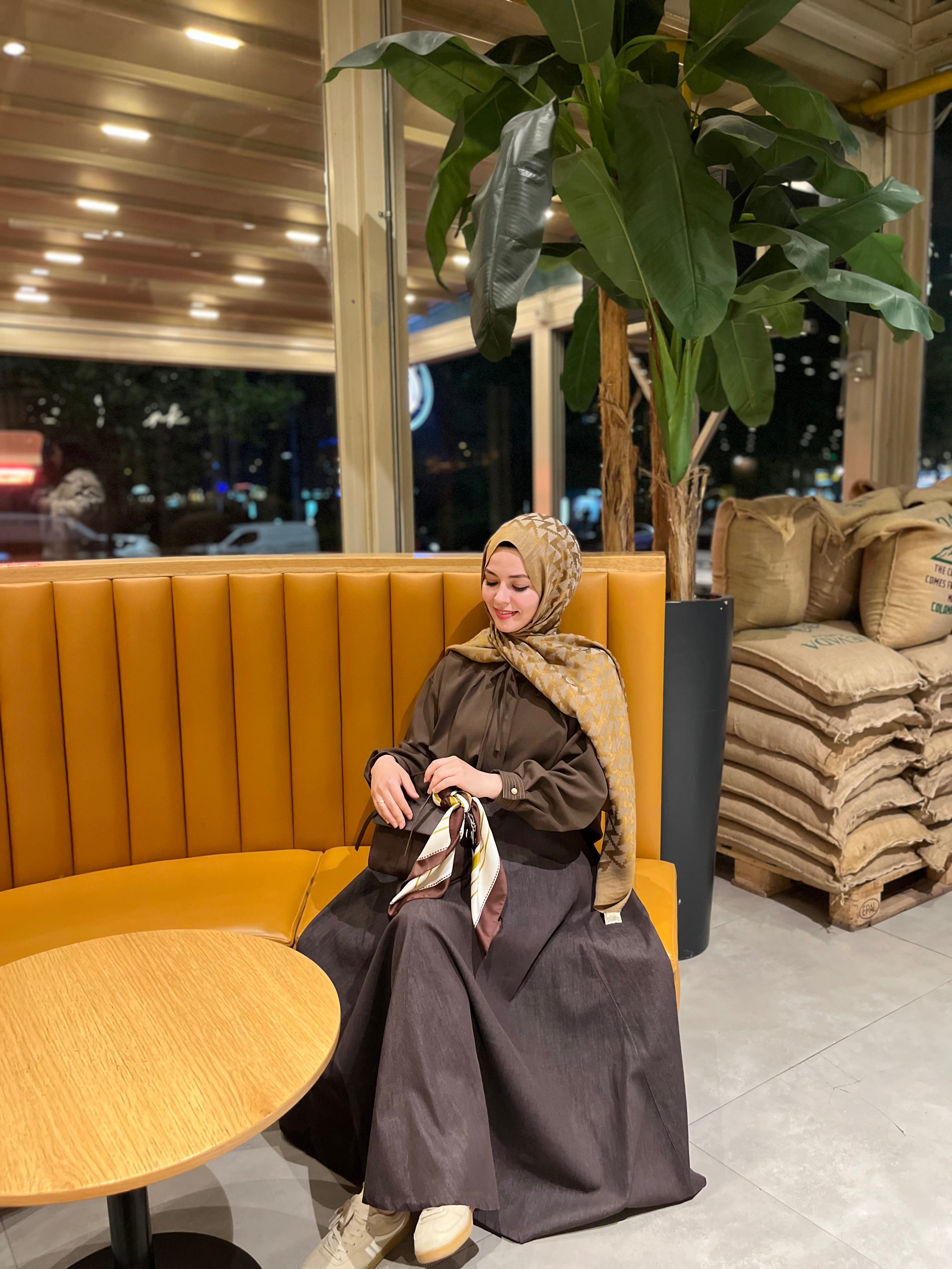 Karmen Desen Noura Şal Bal Köpüğü