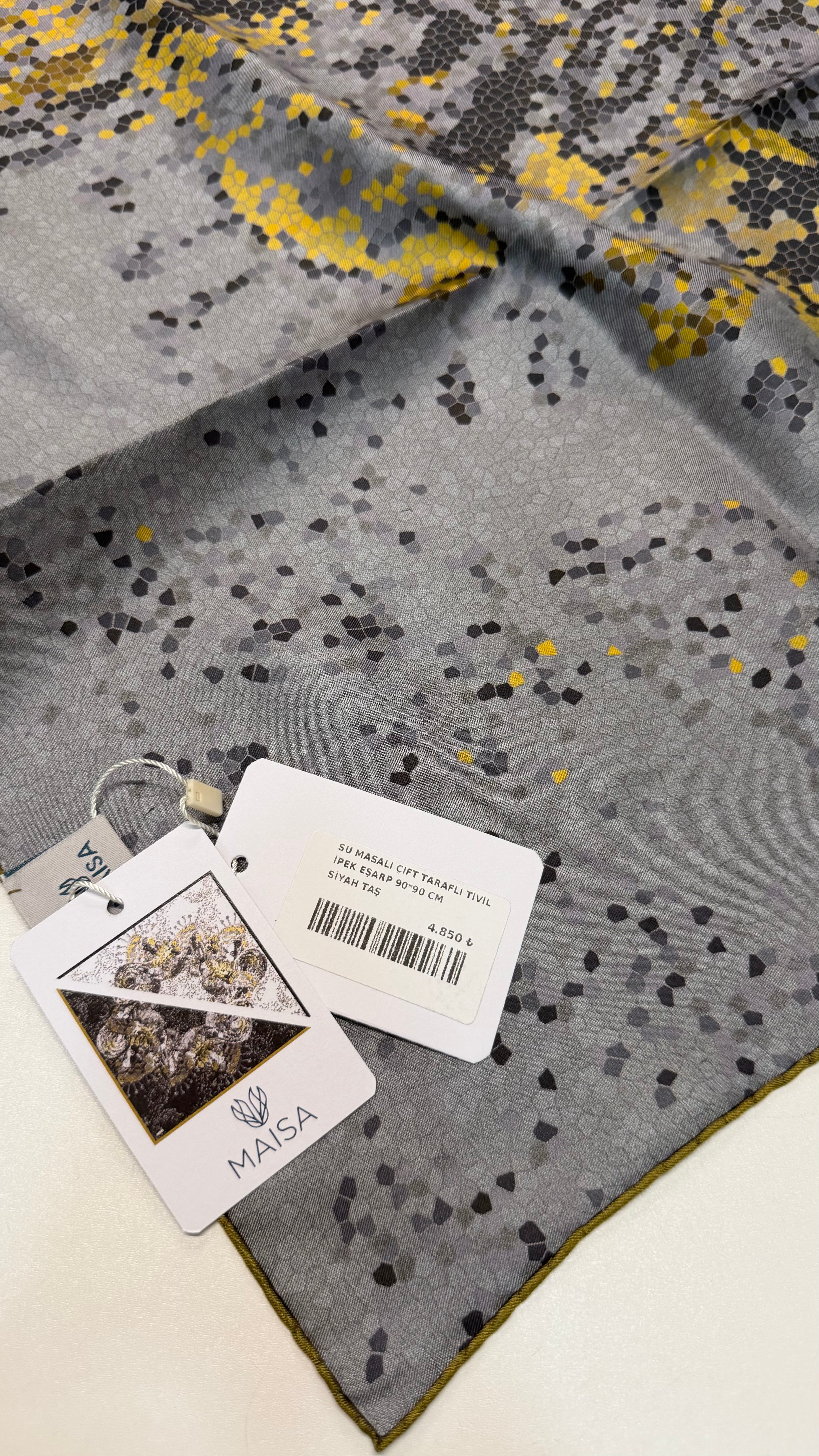 Su Masalı Çift Taraflı Twill İpek Eşarp Siyah Taş