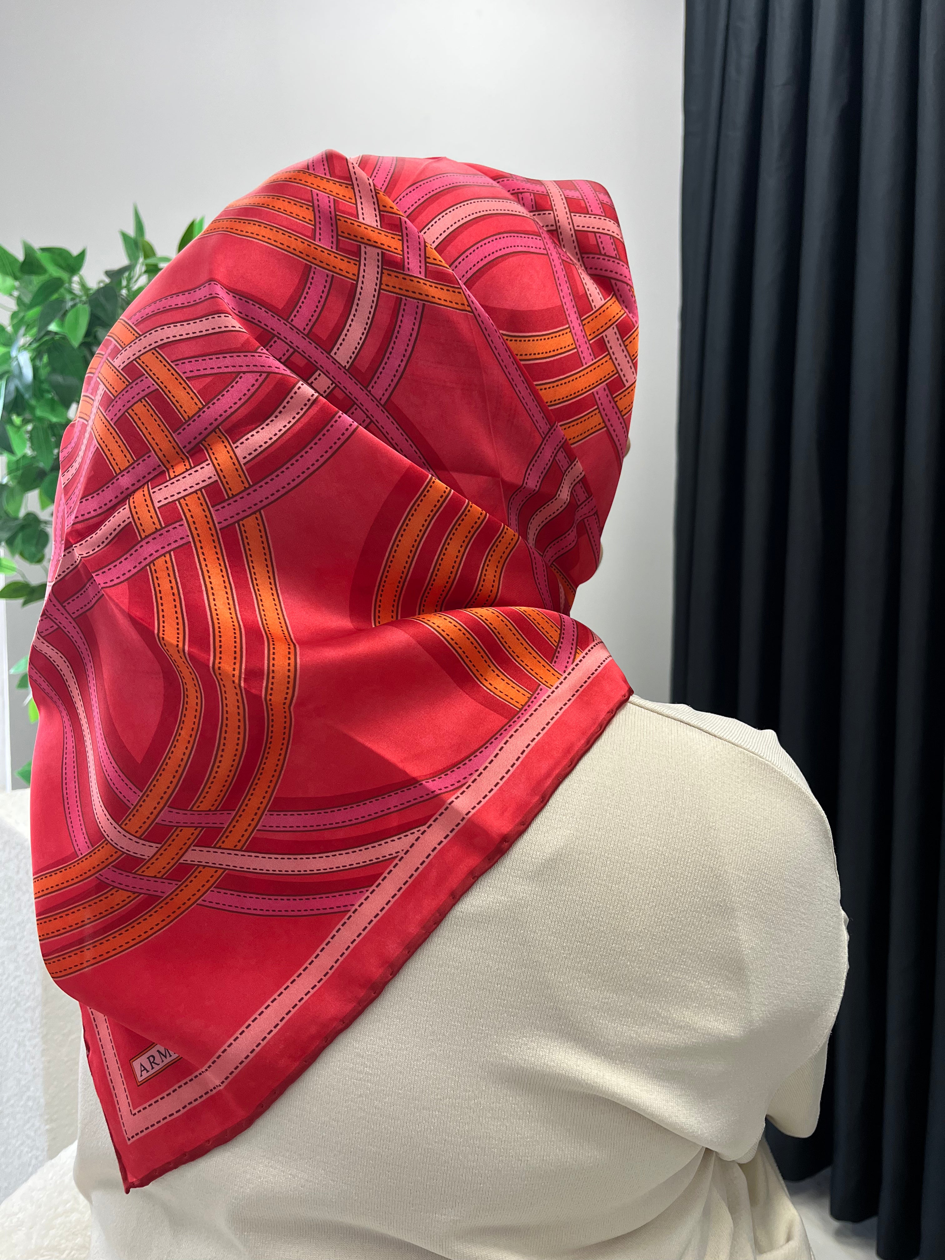 Armine 2025 Yaz Sezonu Twill İpek Eşarp Nar Çiçeği