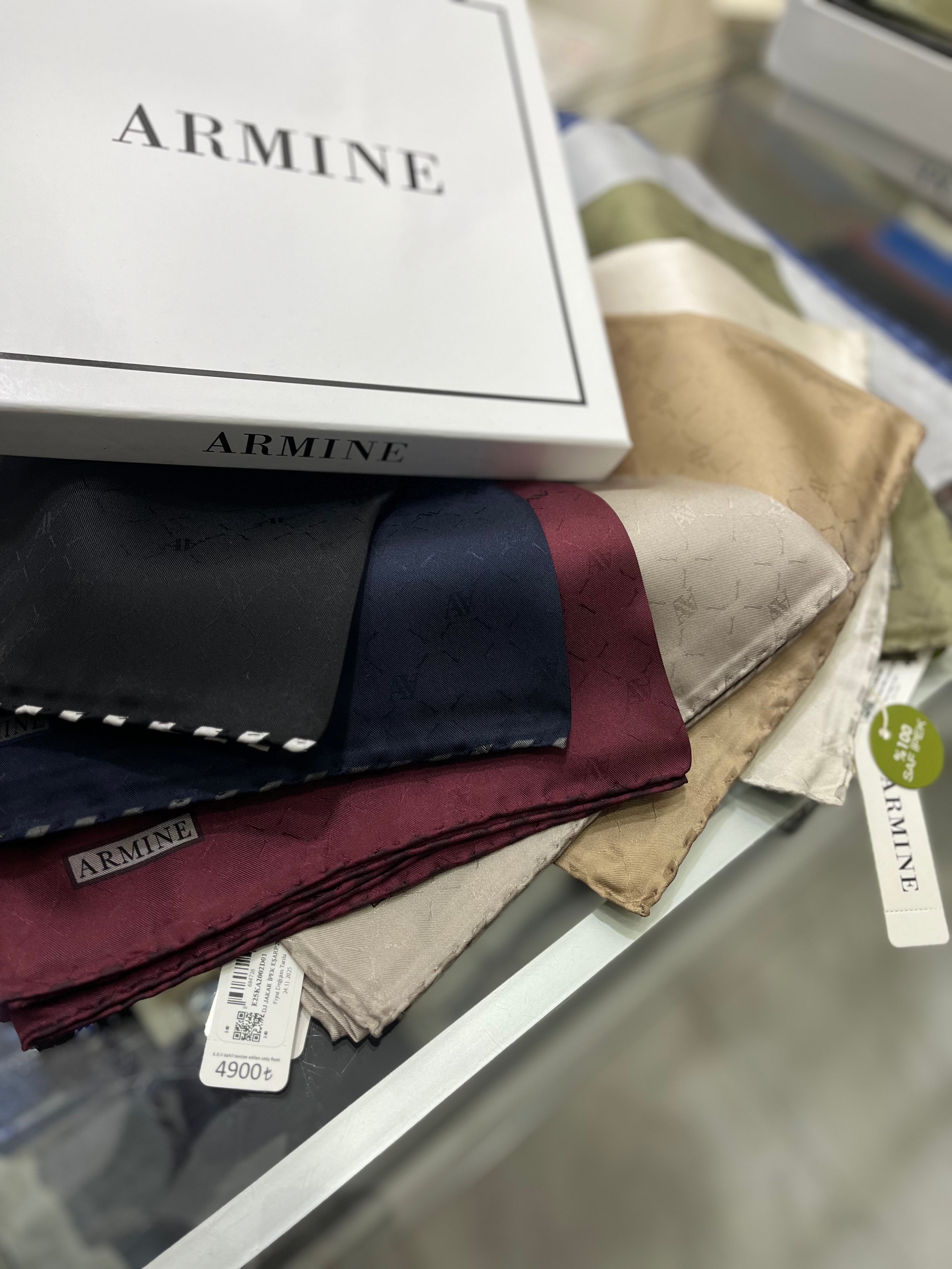 Armine Jakar Twill İpek Gümüş