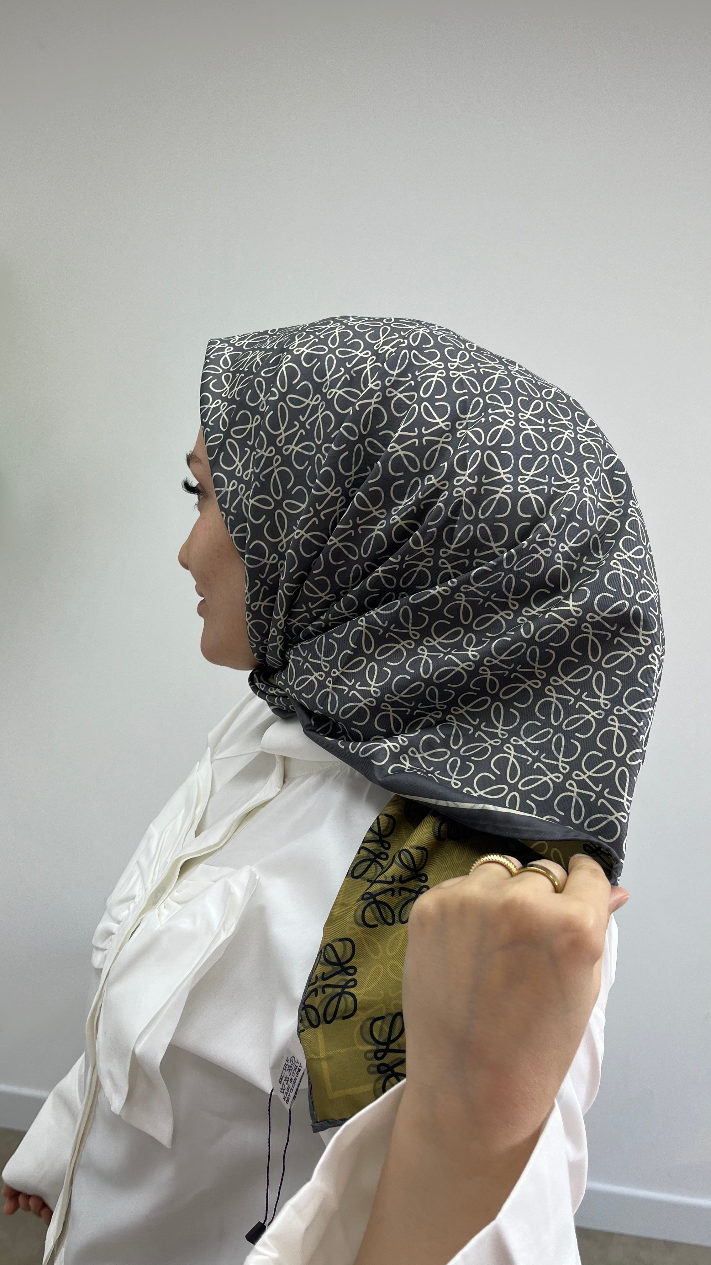 İthal Çift Taraflı Twill İpek Eşarp