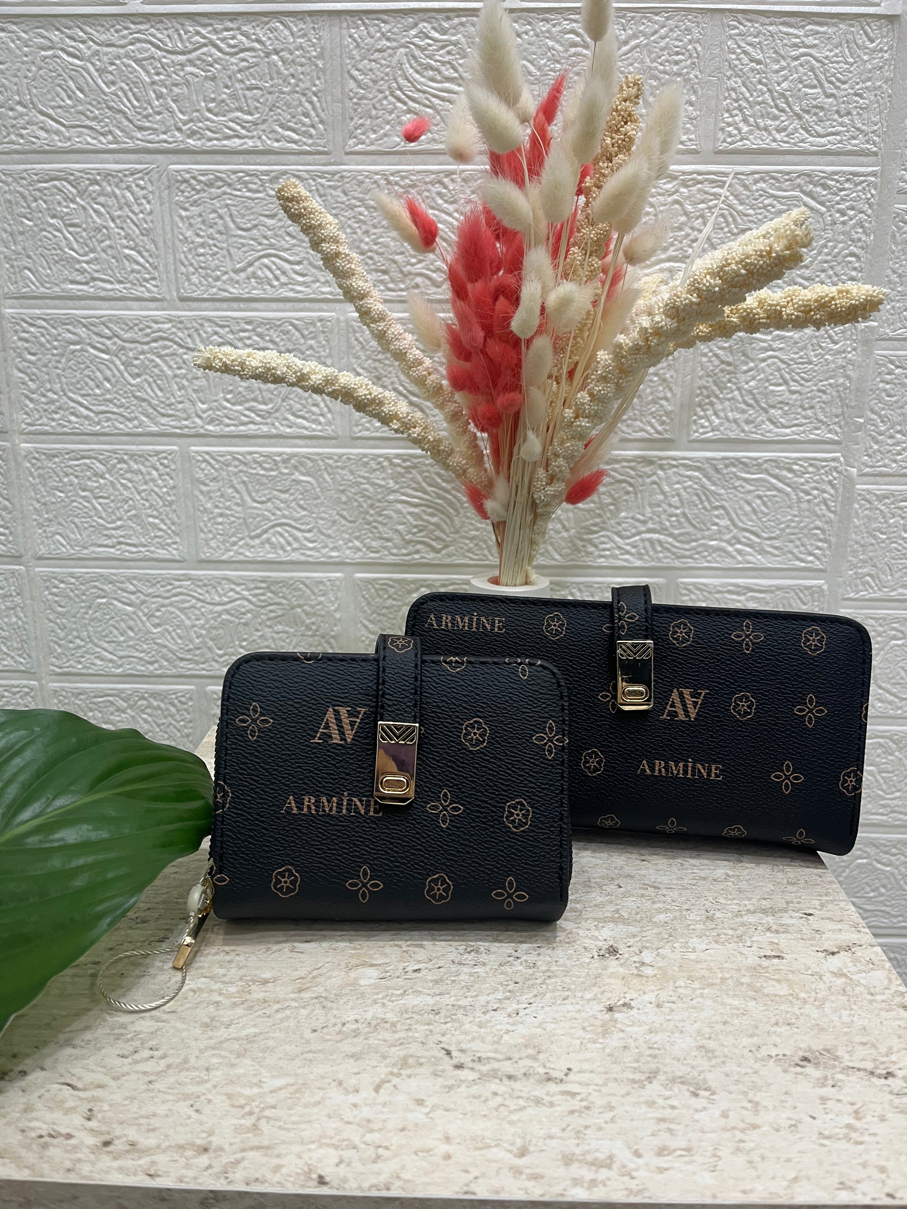 Siyah Monogram Desen Cüzdan