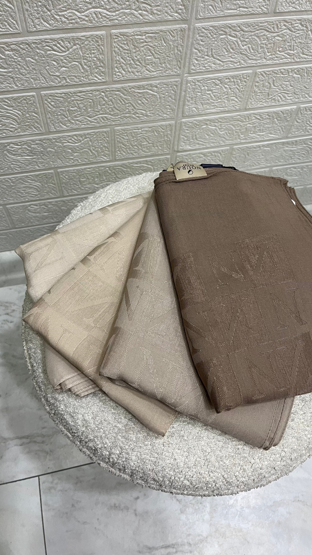 Noura Scarf Naia Şal Taş